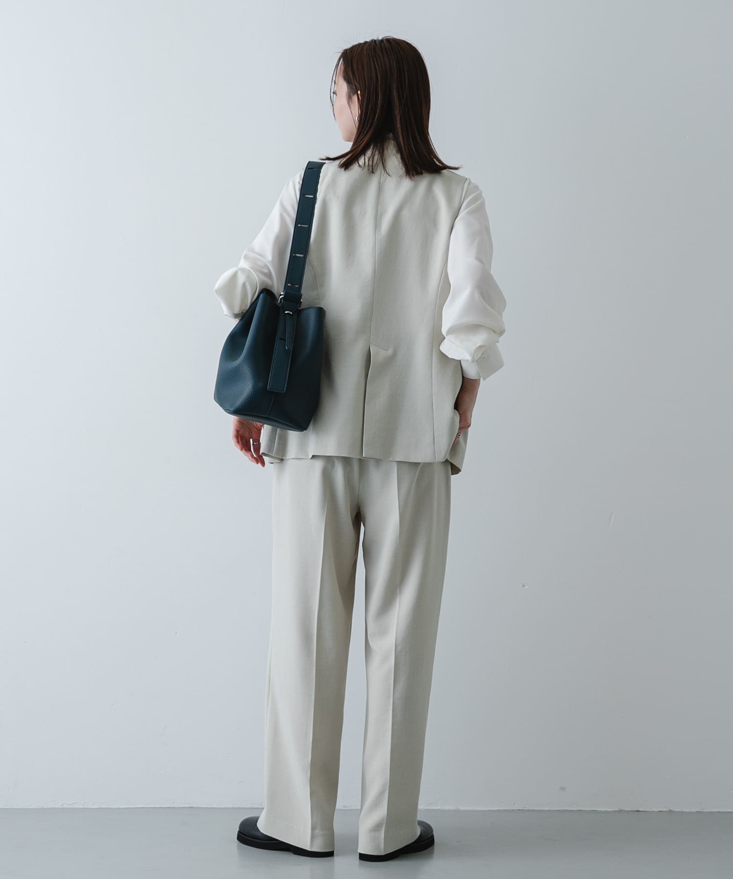 マルチショルダースクエアバッグ BLUE One