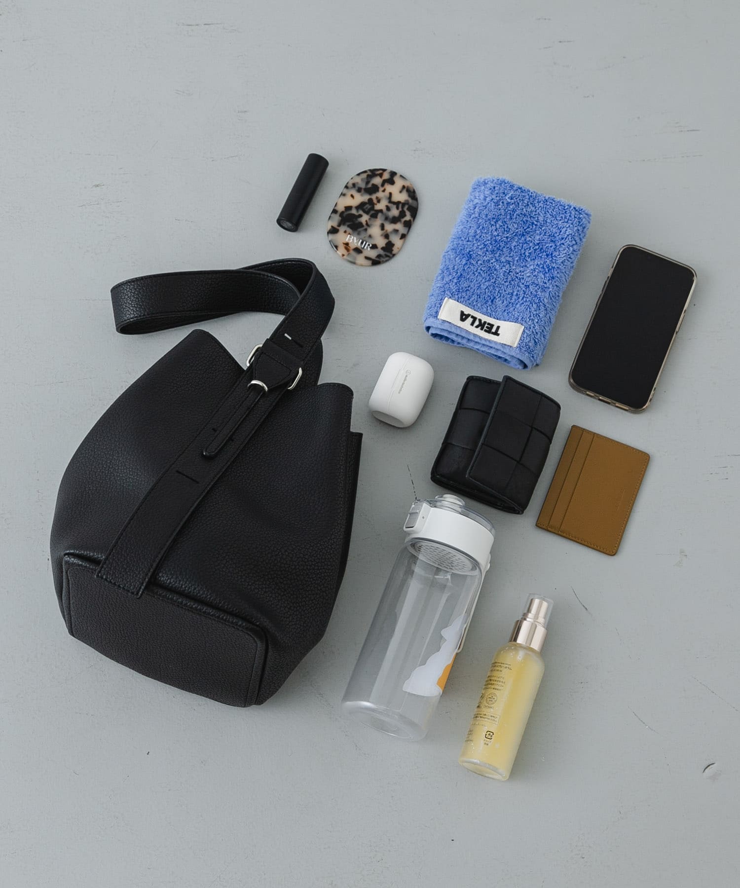 マルチショルダースクエアバッグ BLACK One