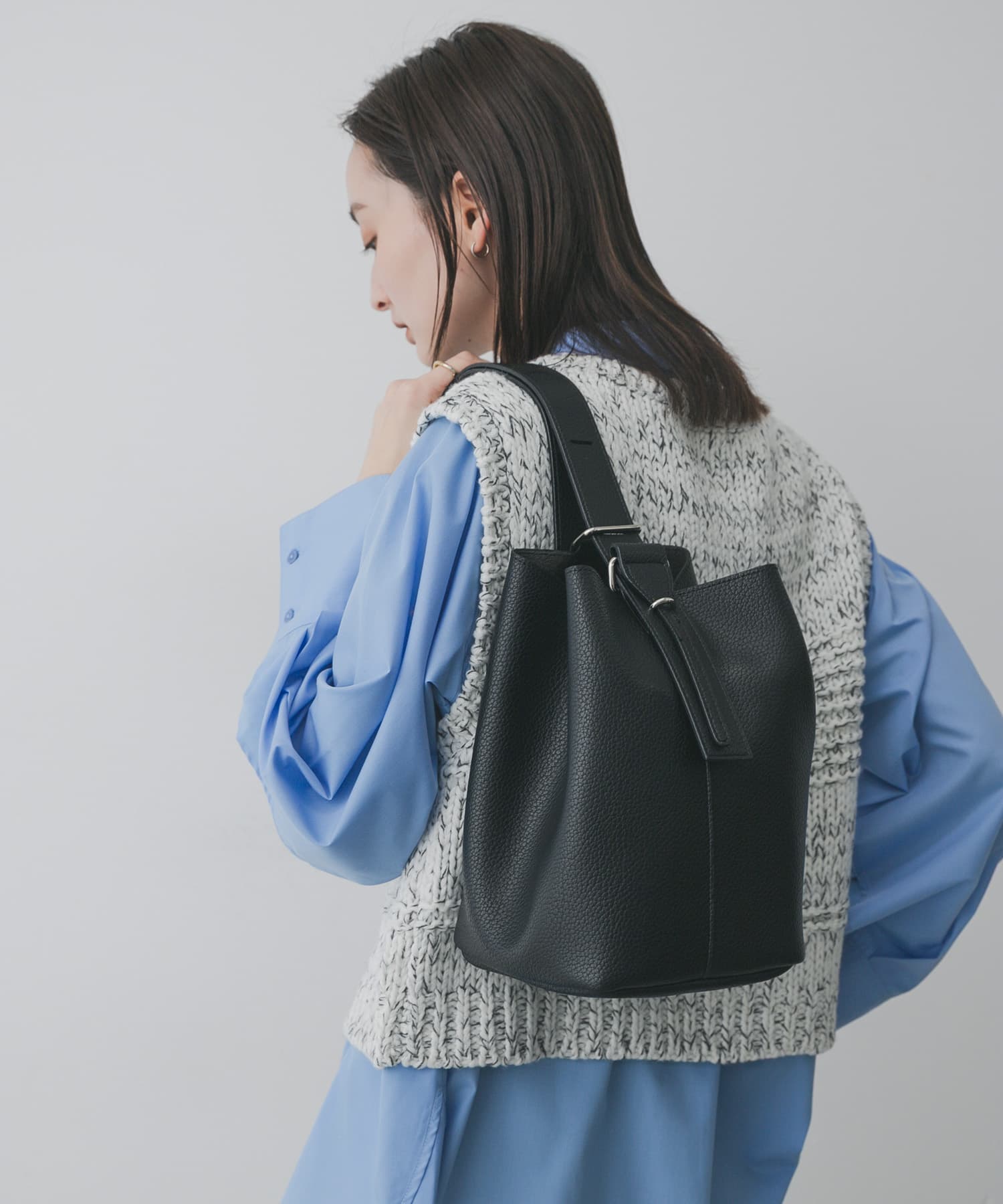 マルチショルダースクエアバッグ BLACK One