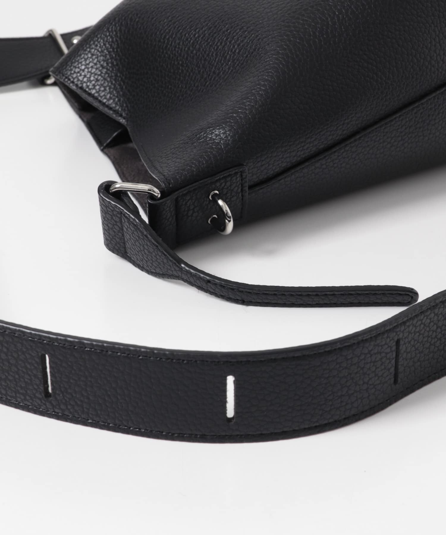 マルチショルダースクエアバッグ BLACK One