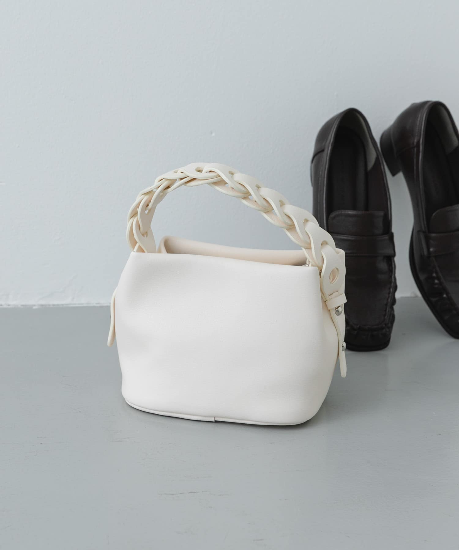 チェーンハンドルパフバッグ IVORY One