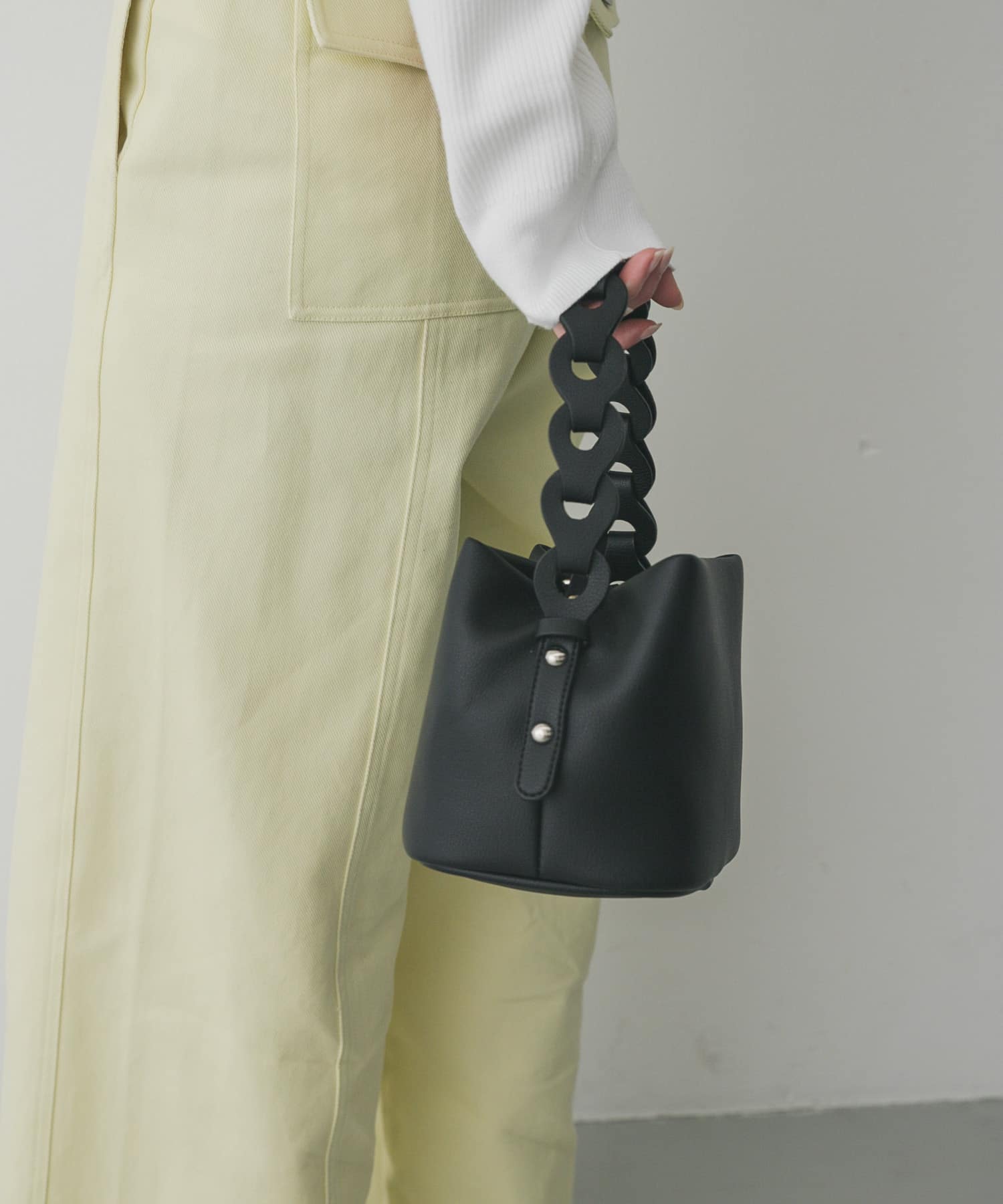 チェーンハンドルパフバッグ BLACK One