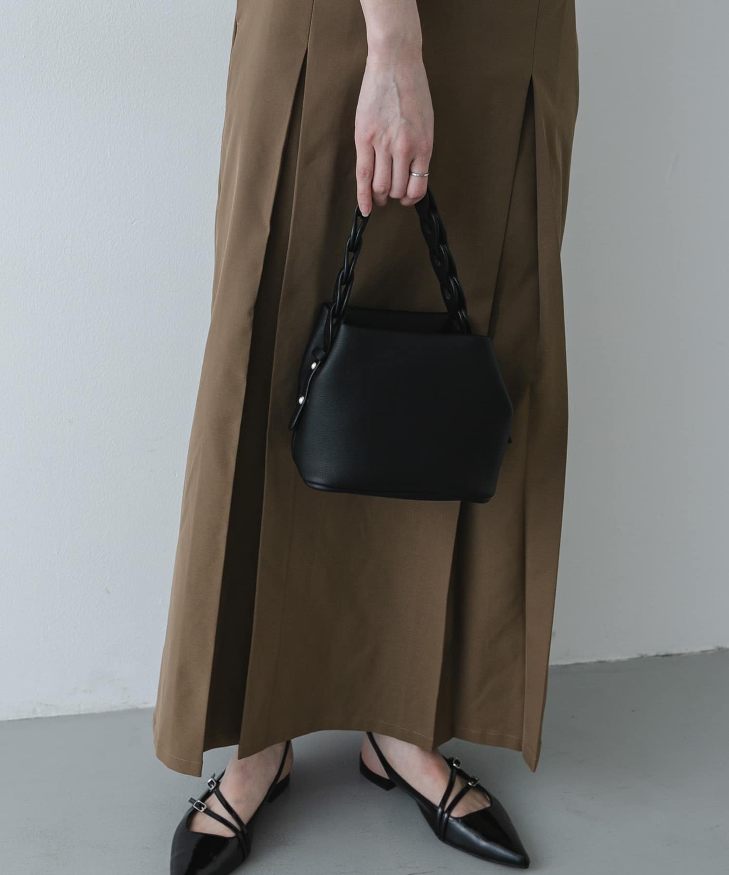 チェーンハンドルパフバッグ BLACK One