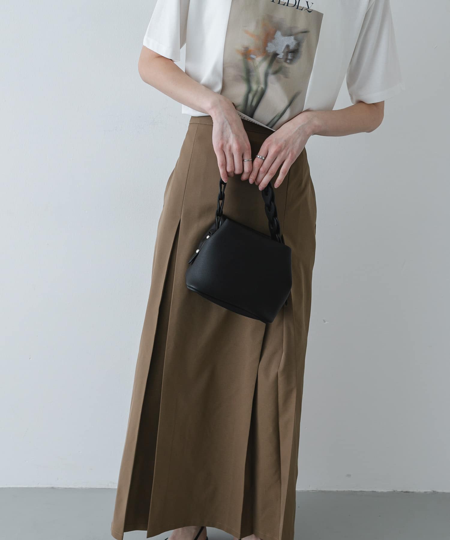 チェーンハンドルパフバッグ BLACK One