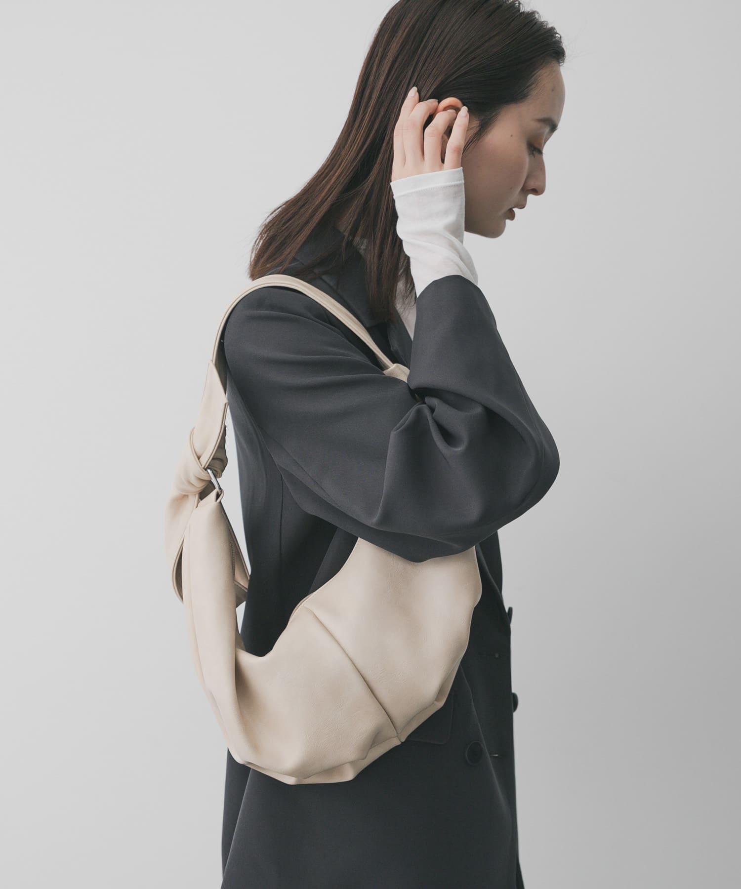 クロワッサンショルダーバッグ BEIGE One