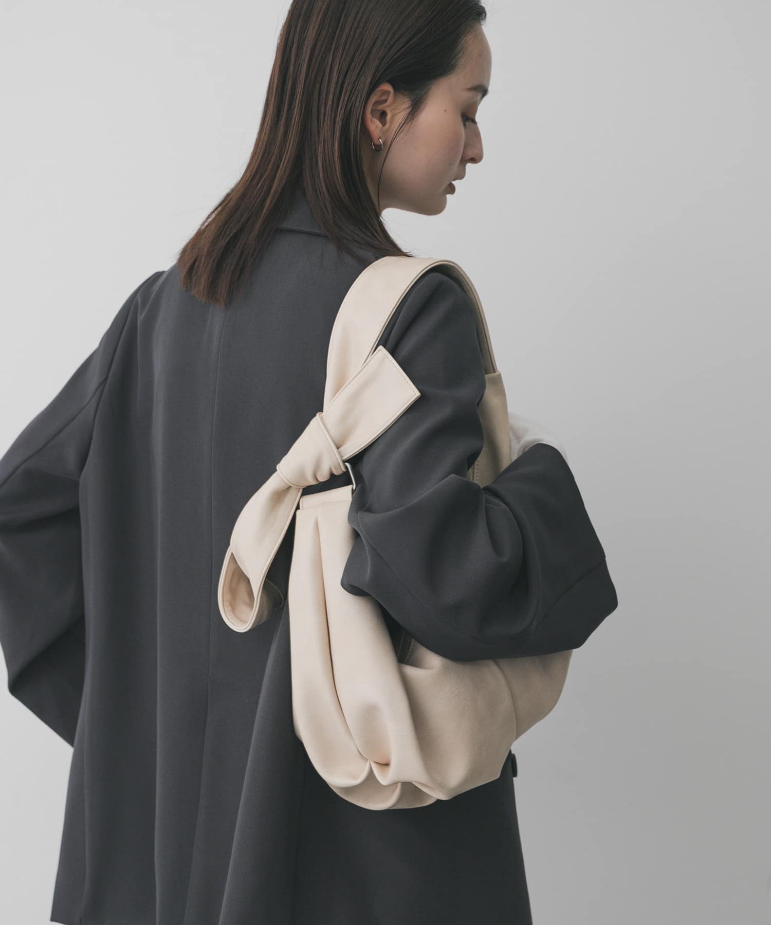 クロワッサンショルダーバッグ BEIGE One