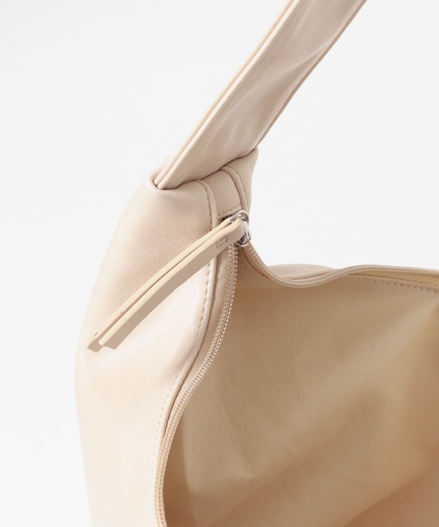 クロワッサンショルダーバッグ BEIGE One