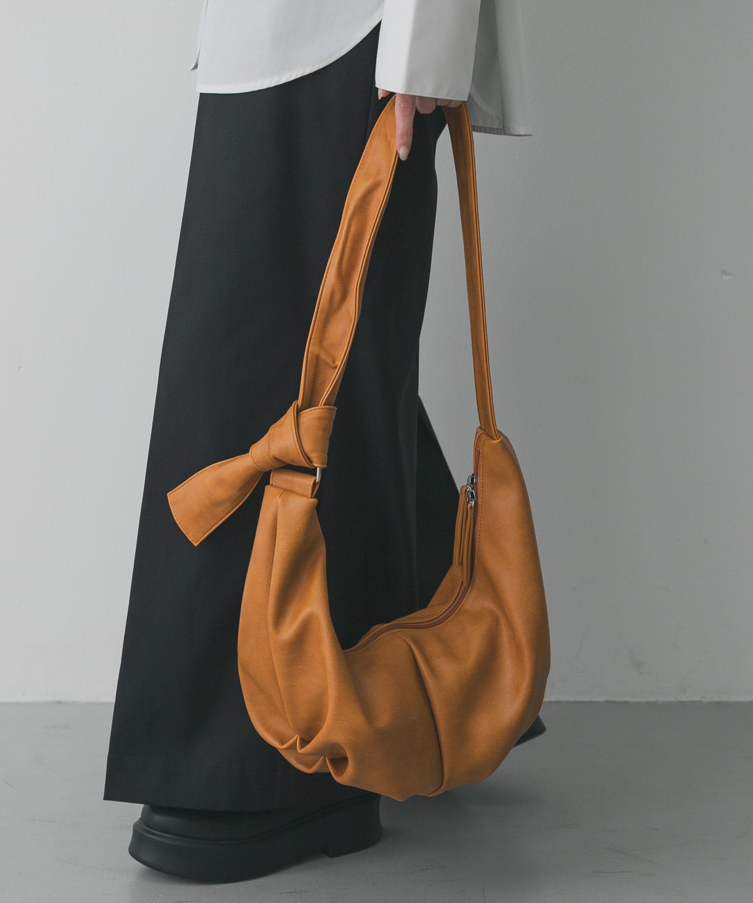 クロワッサンショルダーバッグ MUSTARD One