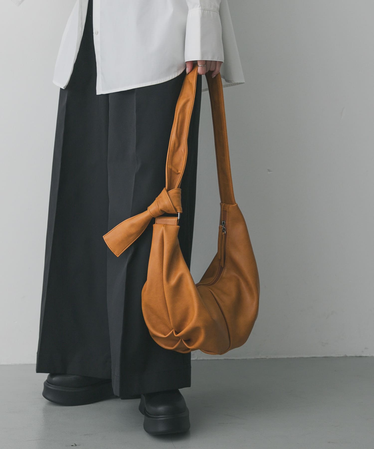 クロワッサンショルダーバッグ MUSTARD One