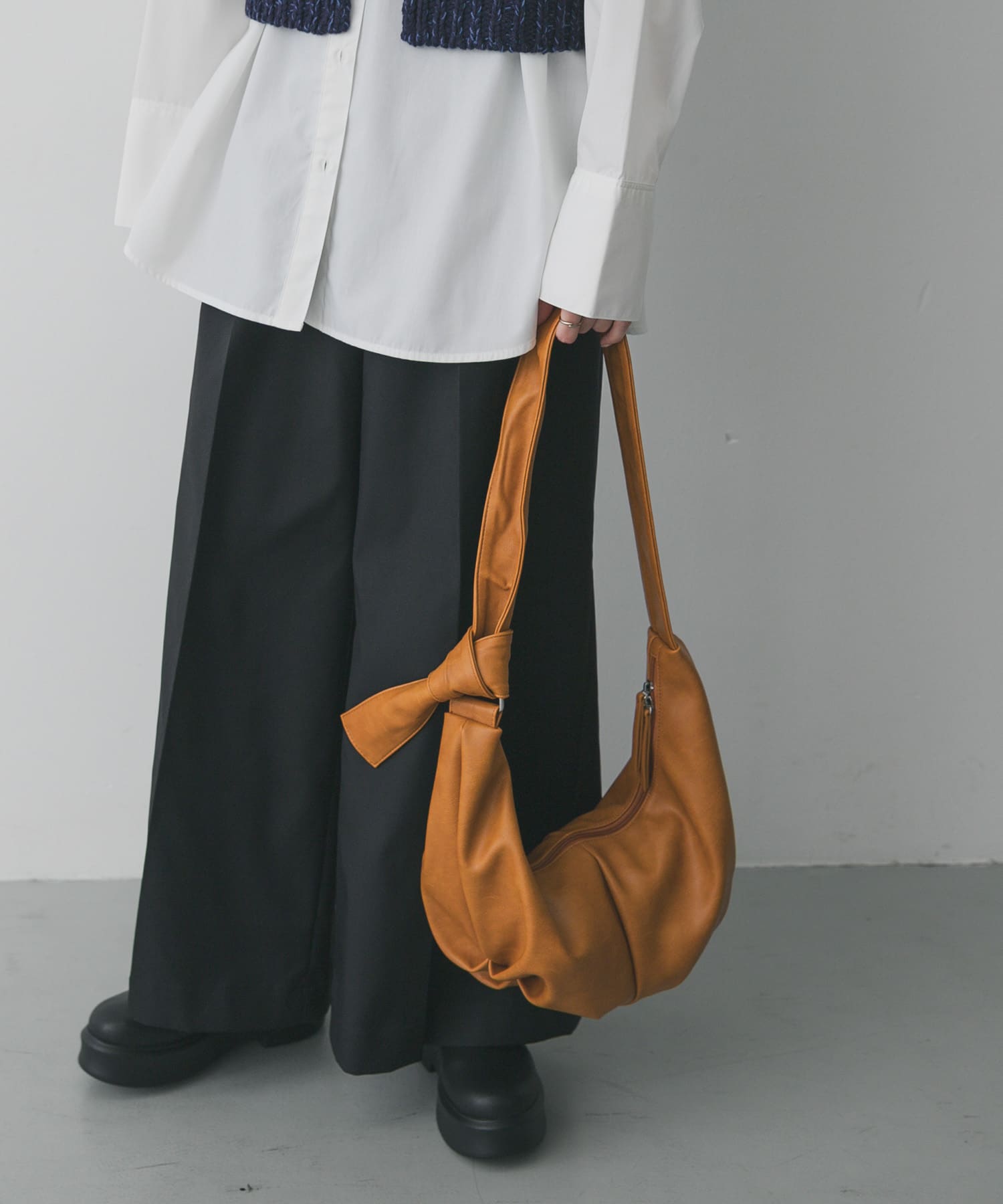 クロワッサンショルダーバッグ MUSTARD One