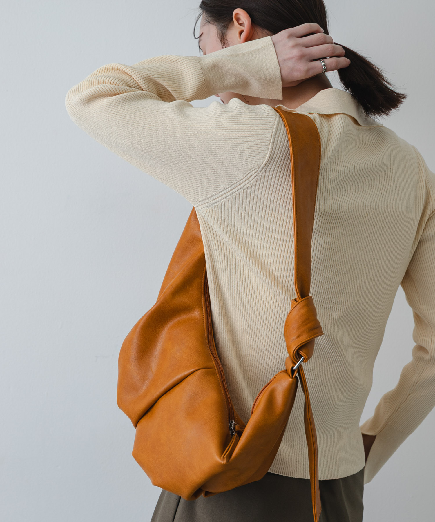 クロワッサンショルダーバッグ MUSTARD One