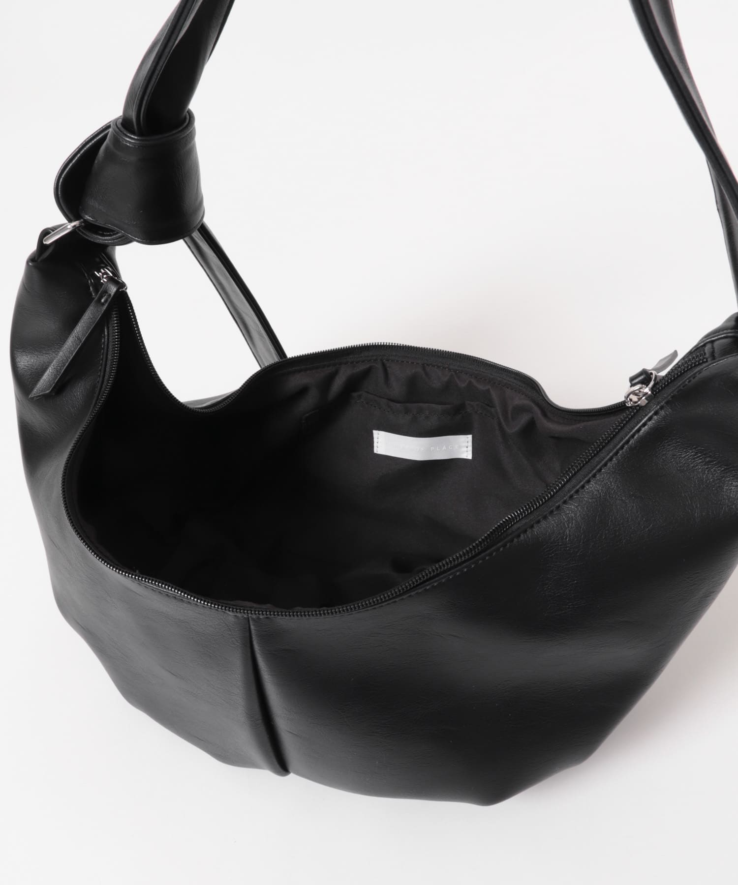 クロワッサンショルダーバッグ BLACK One