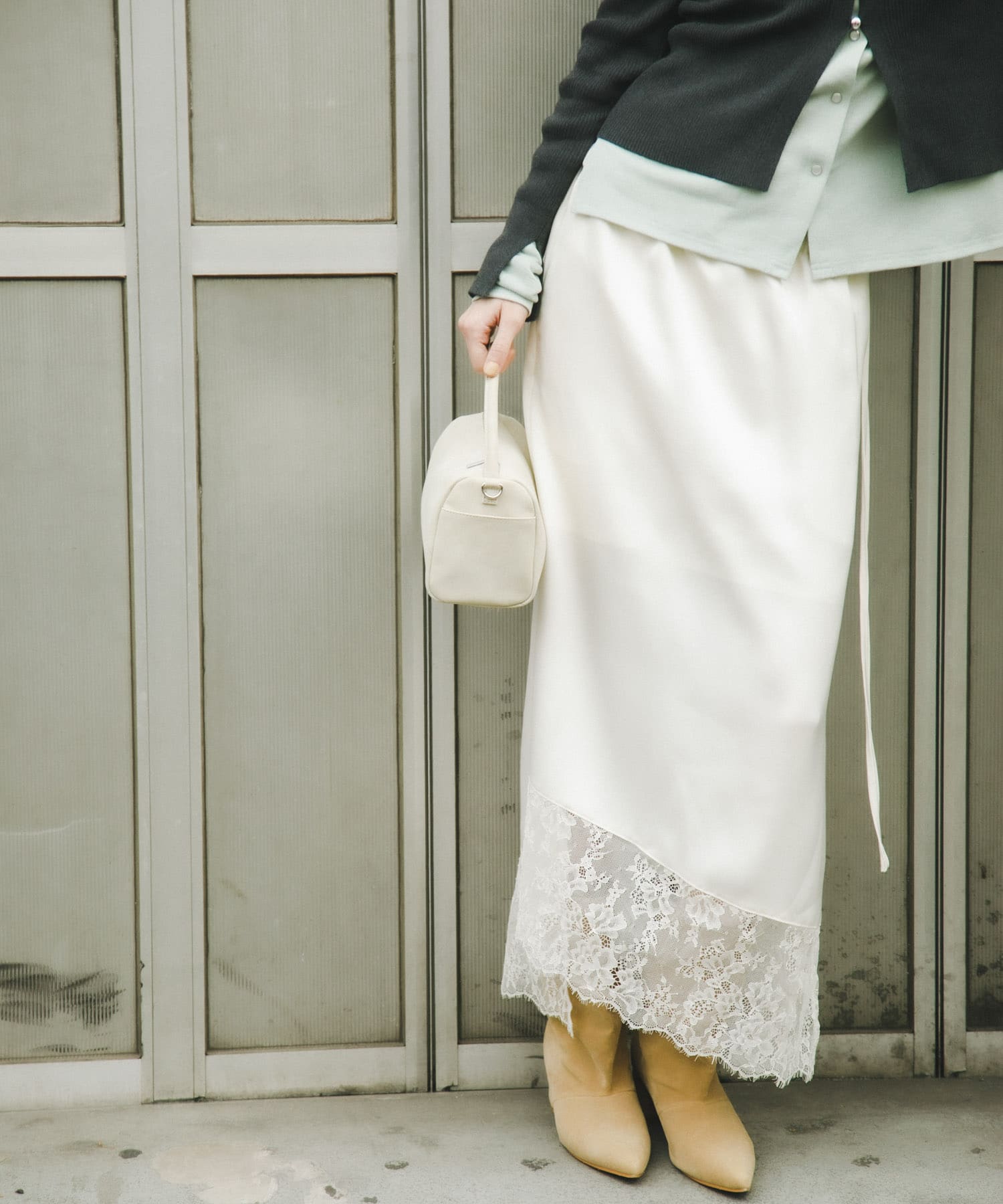 ラウンドスクエアソフトバッグ GREIGE One