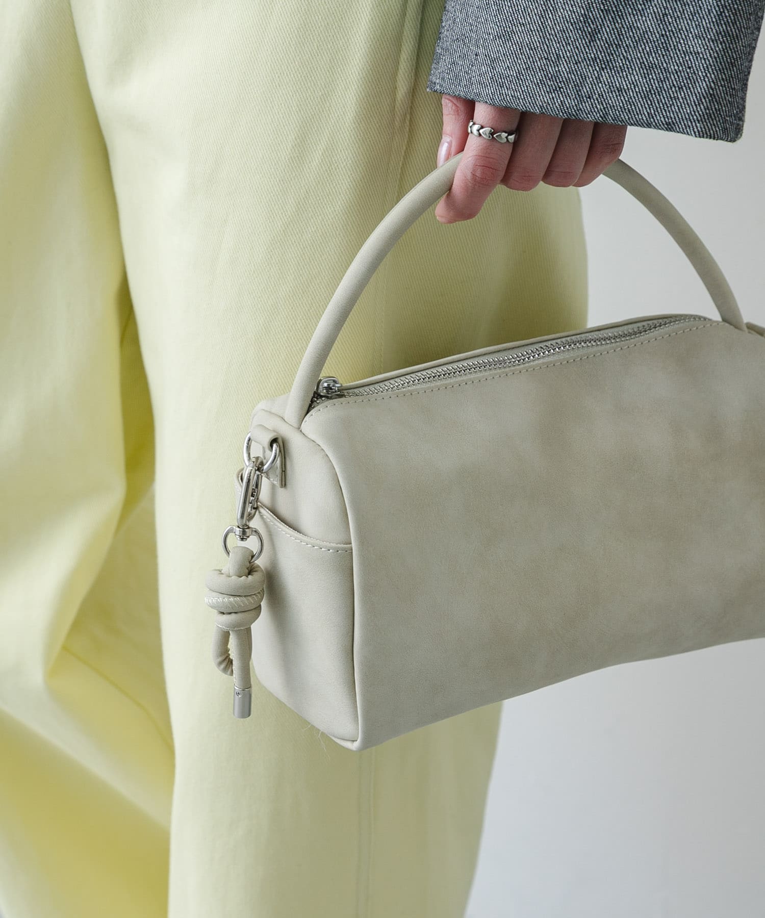 ラウンドスクエアソフトバッグ GREIGE One