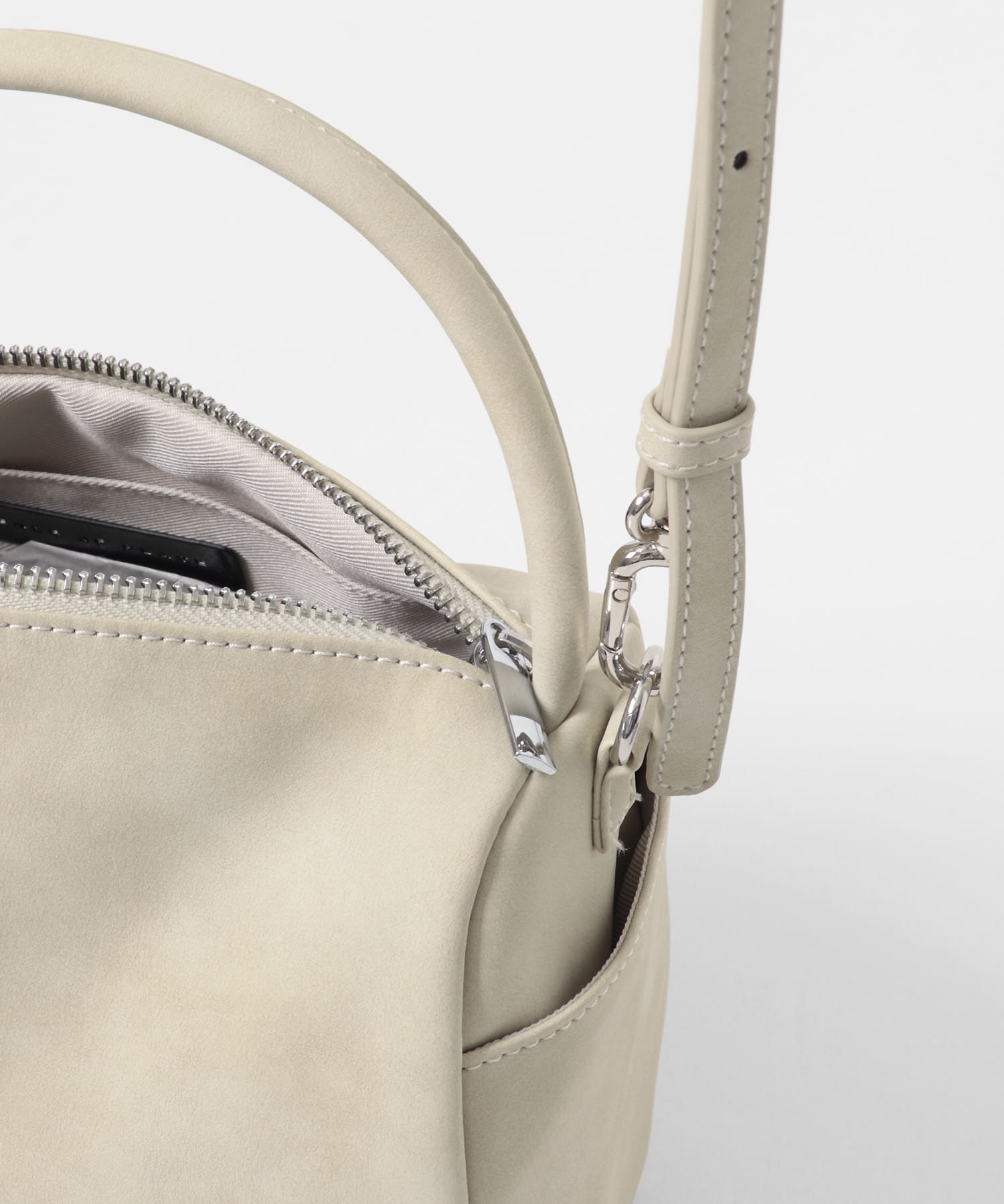 ラウンドスクエアソフトバッグ GREIGE One