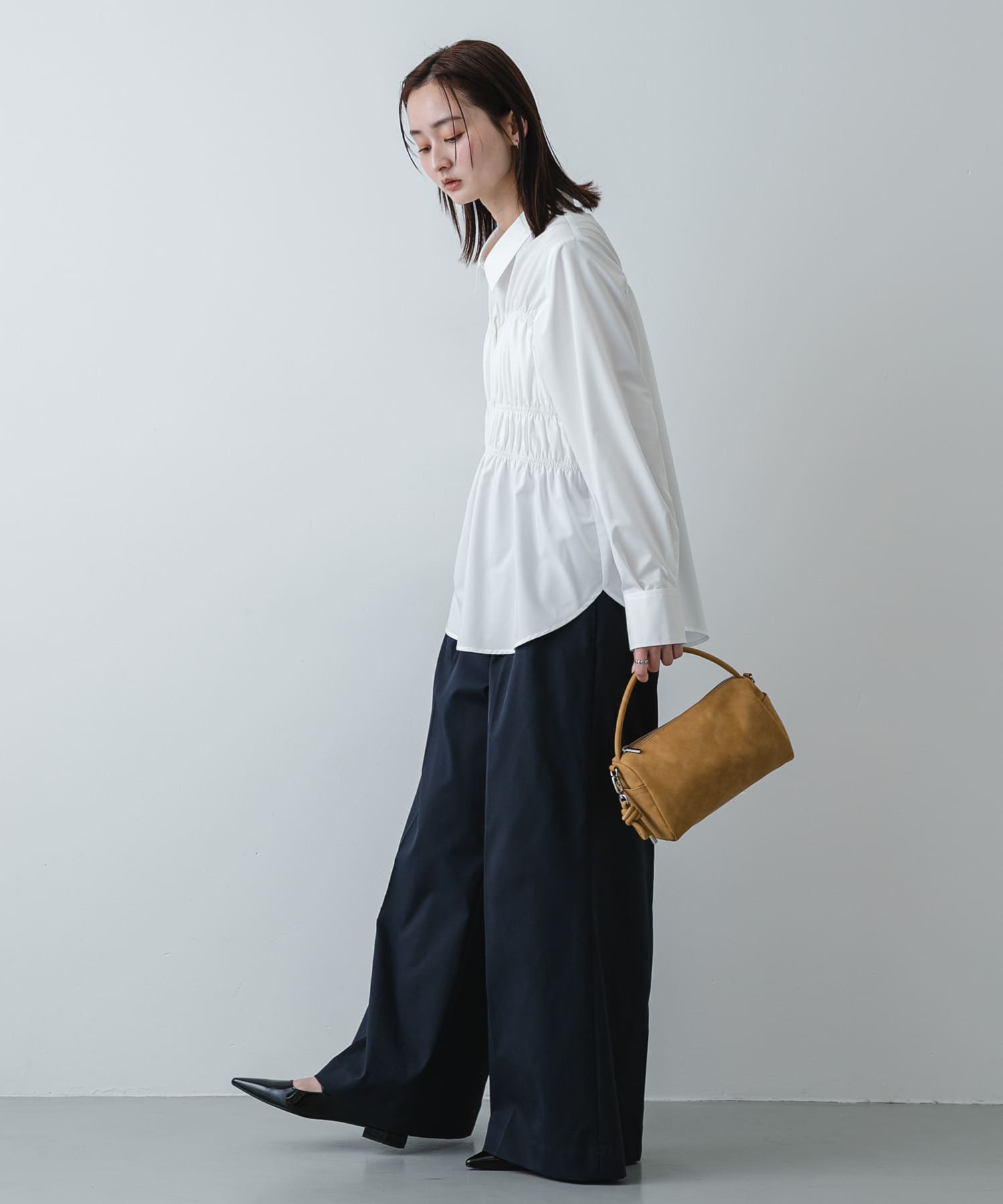 ラウンドスクエアソフトバッグ MUSTARD One