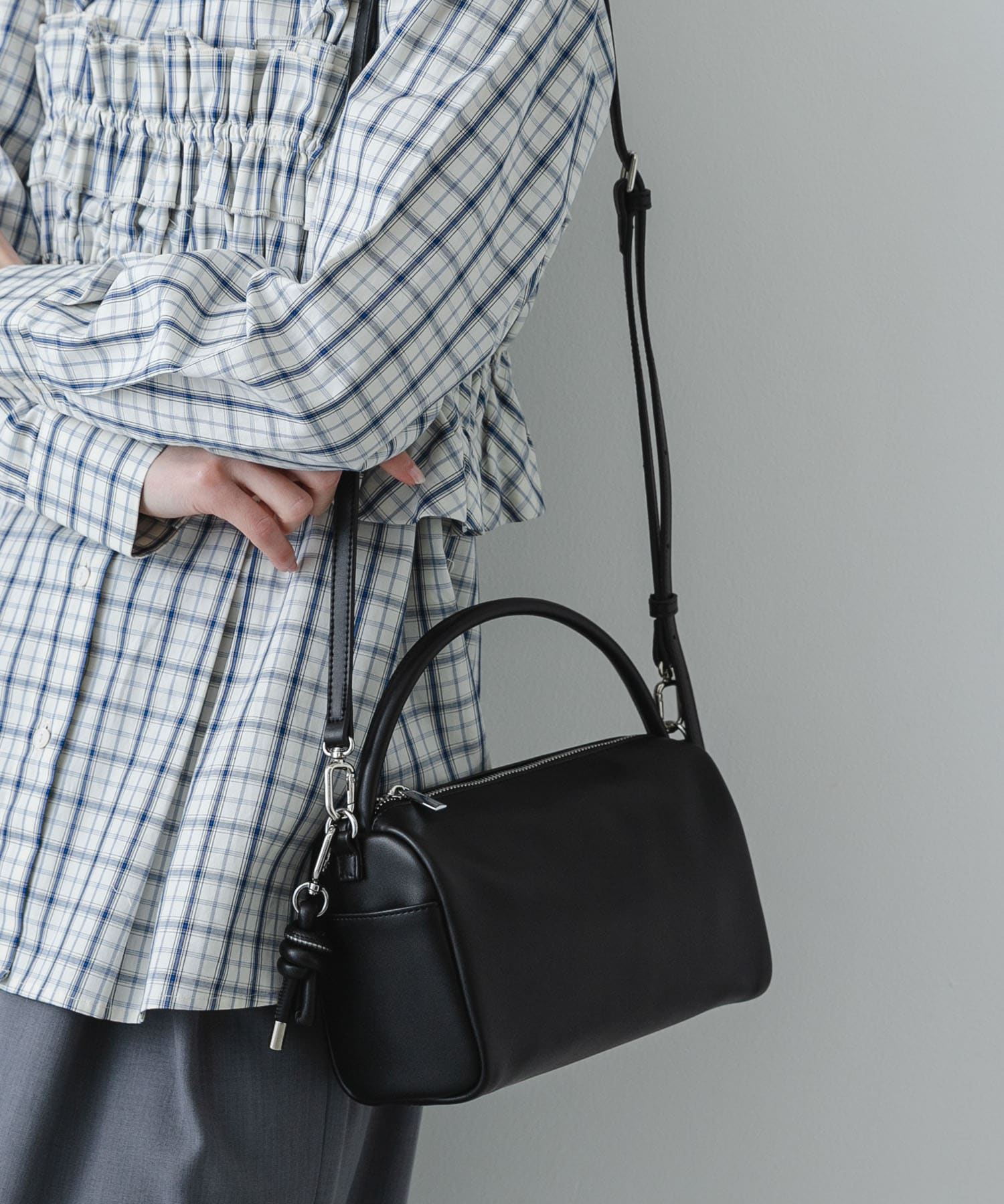 ラウンドスクエアソフトバッグ BLACK One