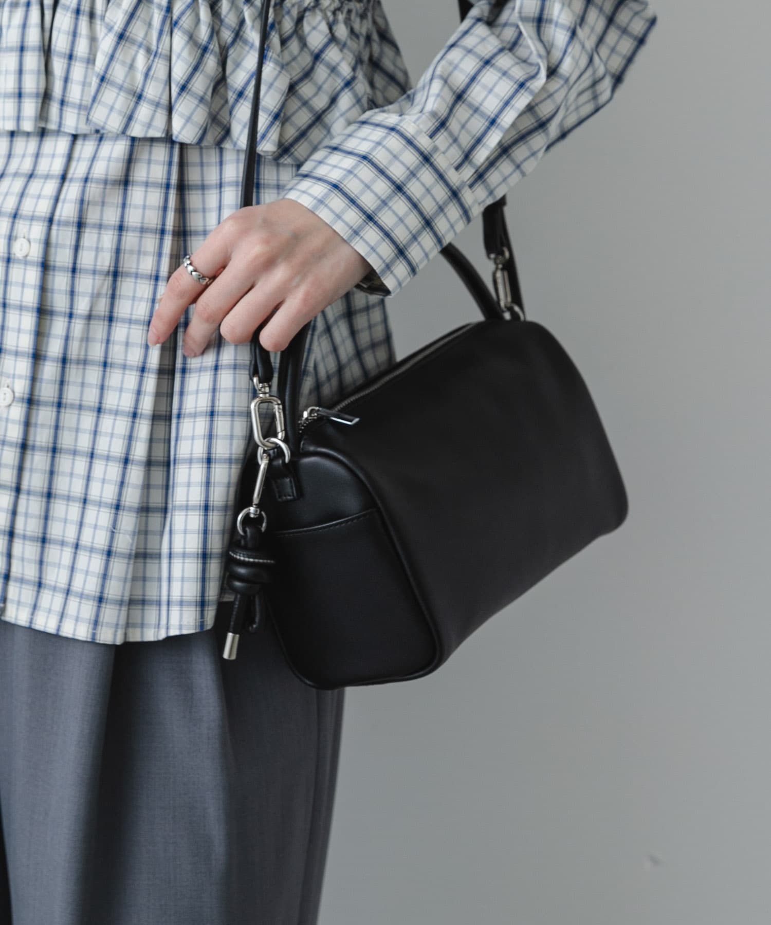 ラウンドスクエアソフトバッグ BLACK One