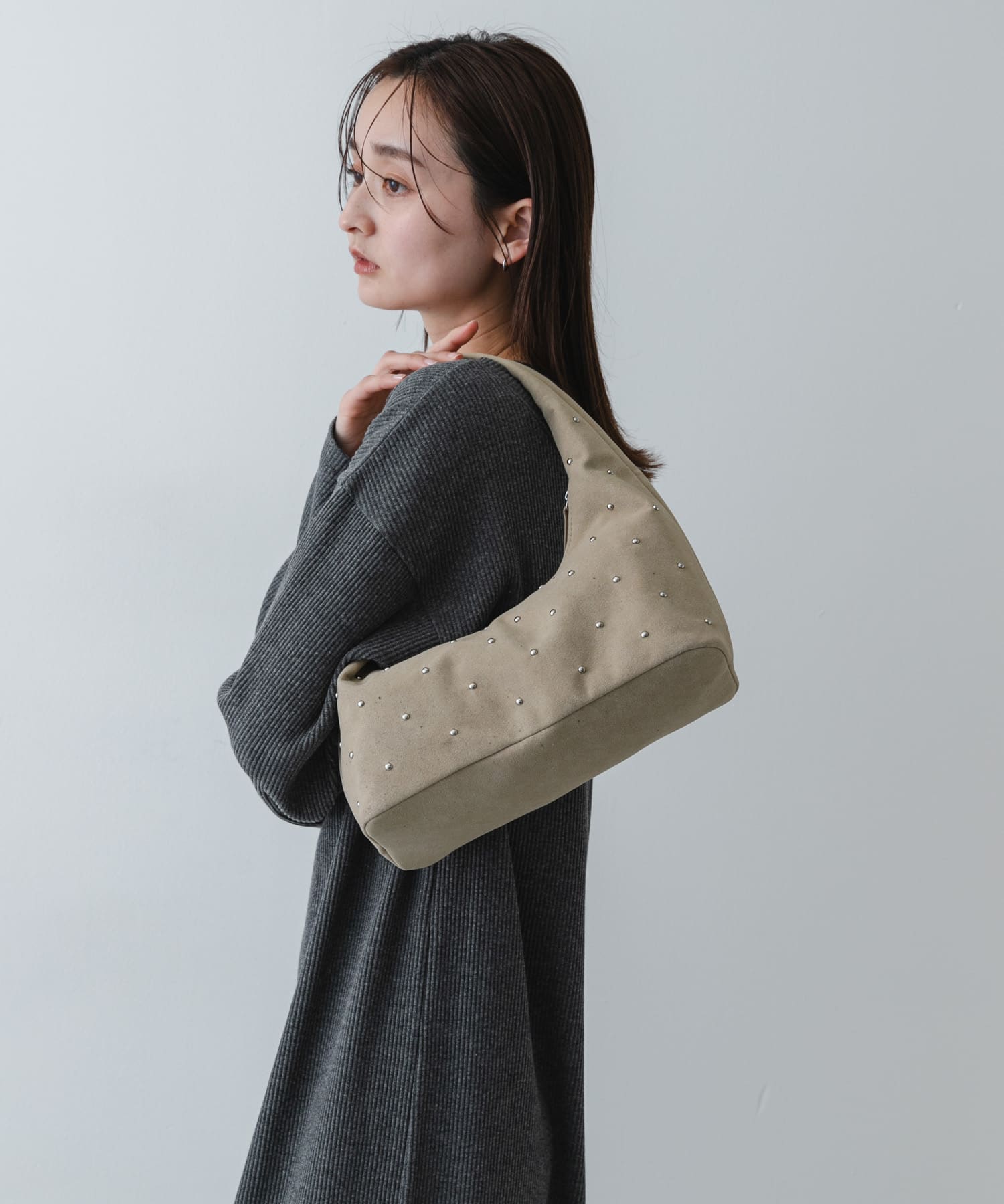 スタッズラウンドバッグ GREIGE One
