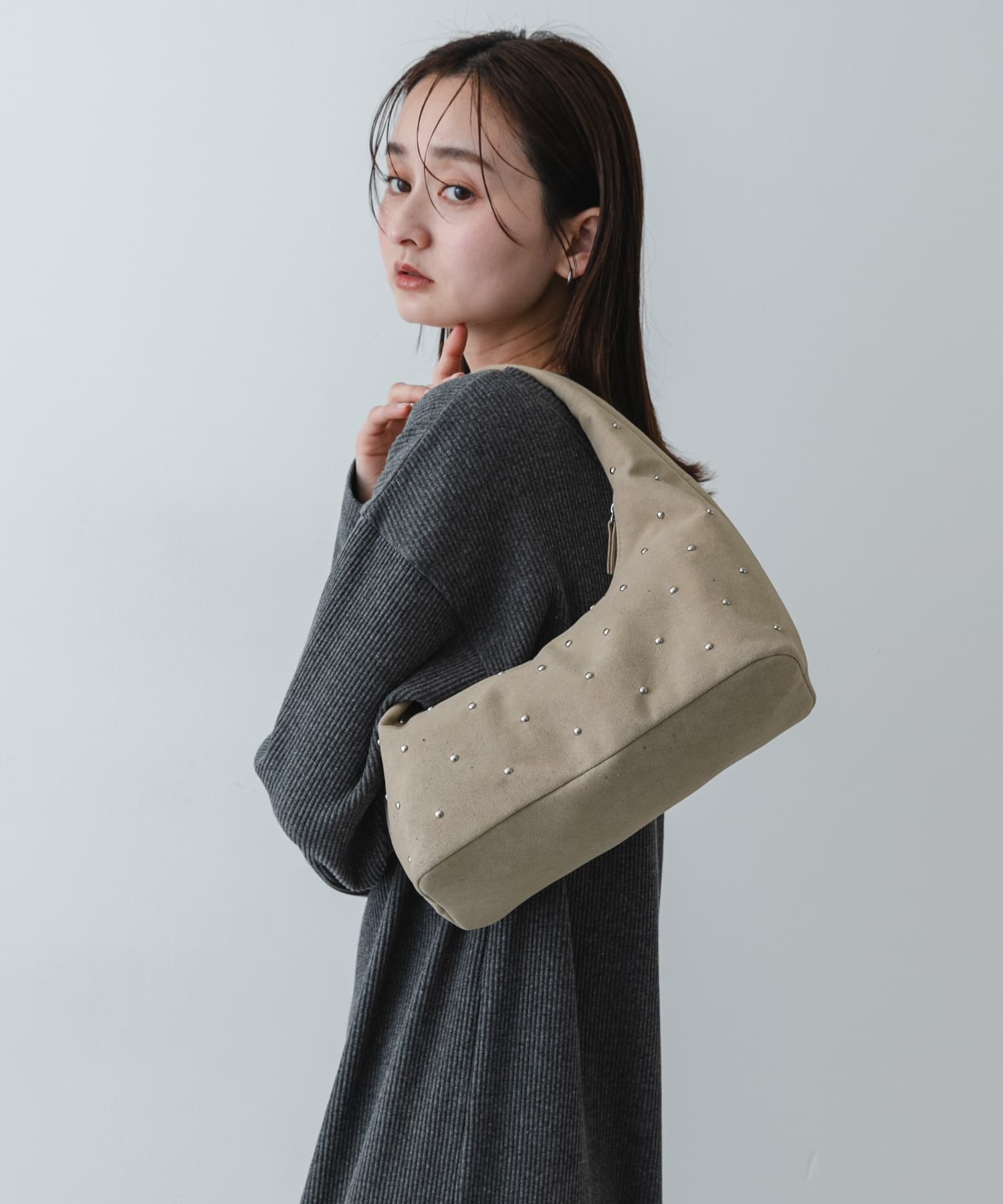 スタッズラウンドバッグ GREIGE One