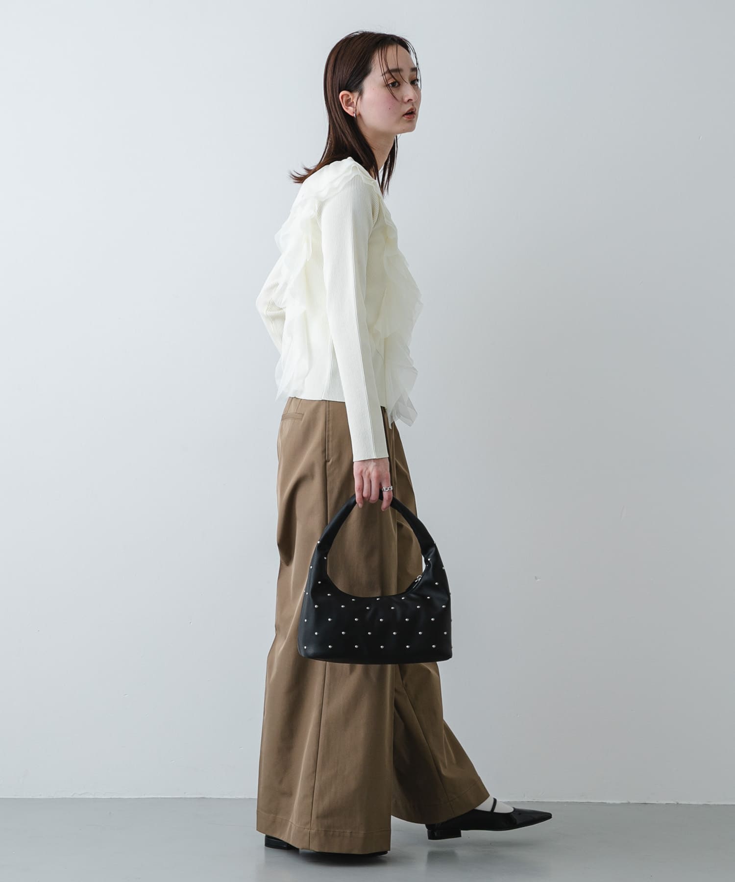 スタッズラウンドバッグ BLACK One