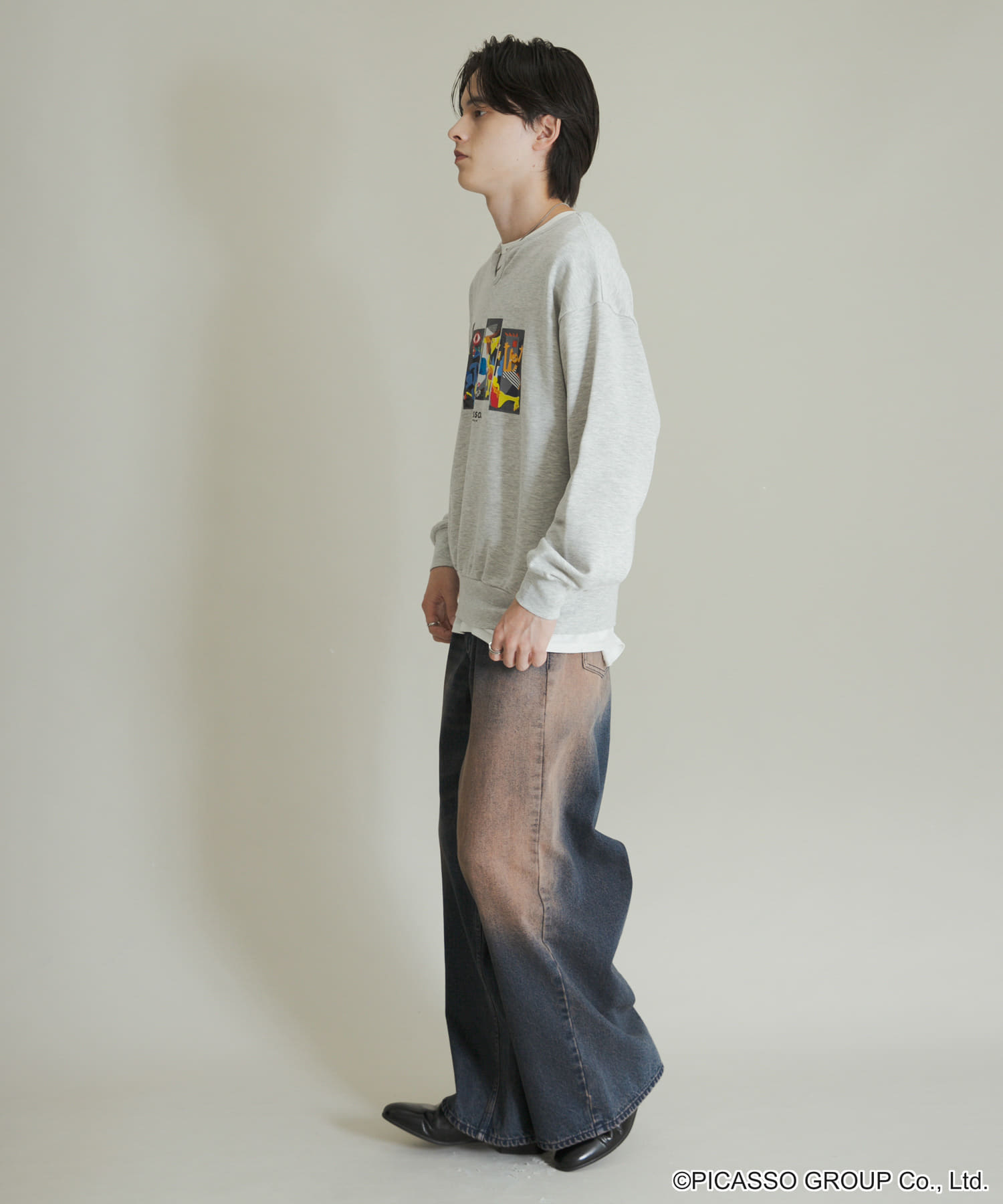 GRAY