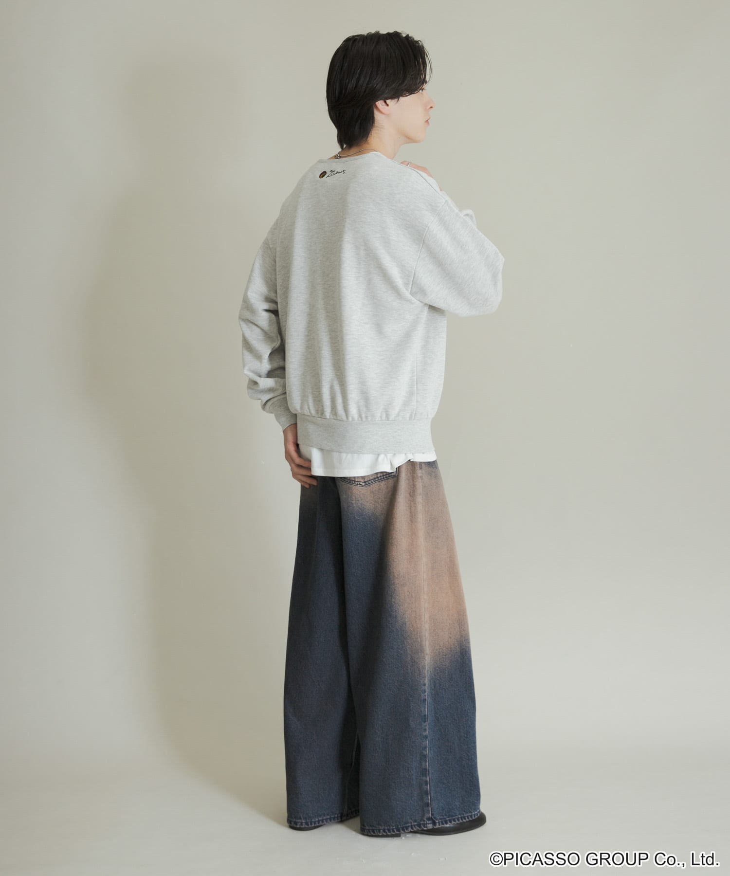 GRAY