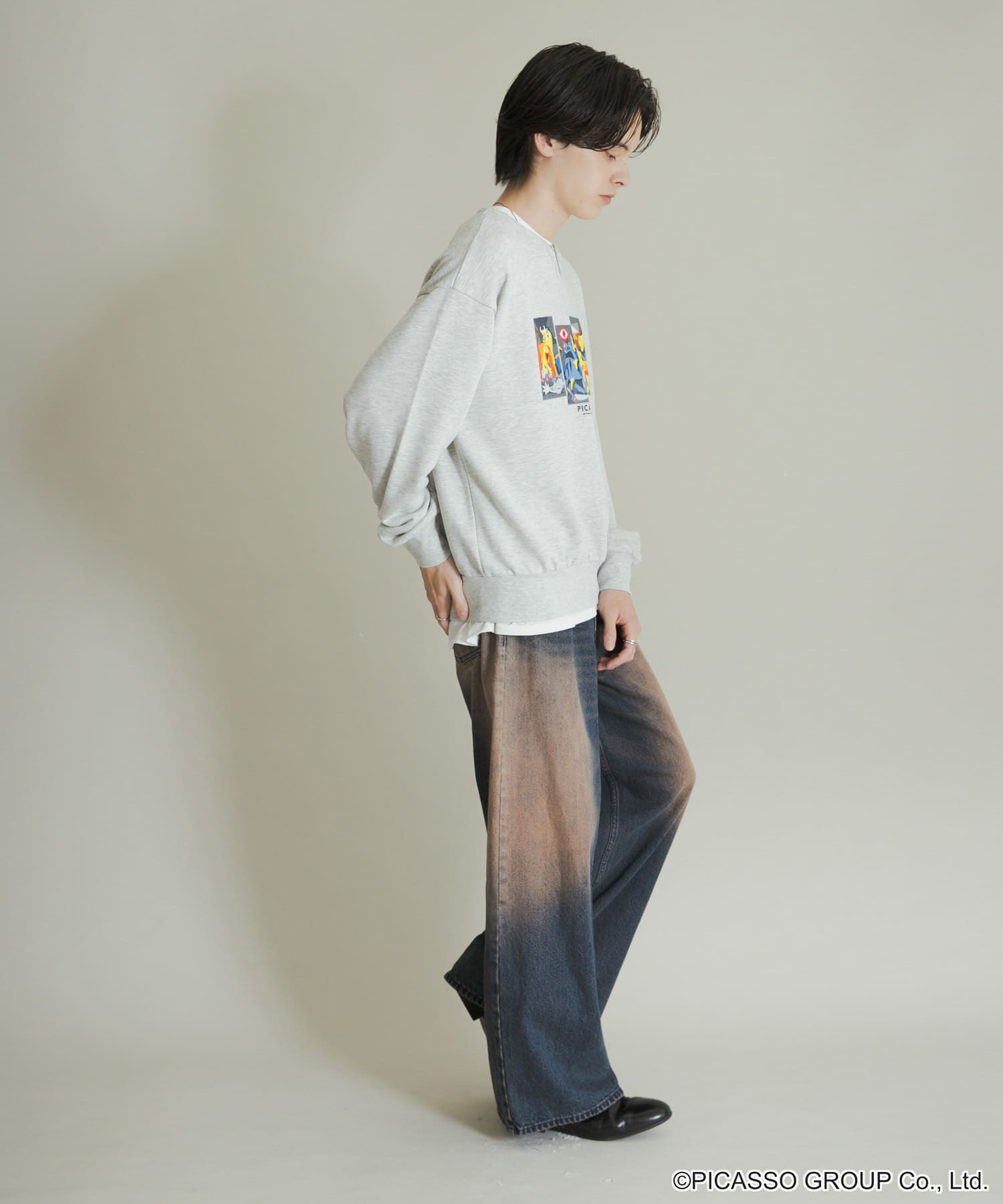 GRAY
