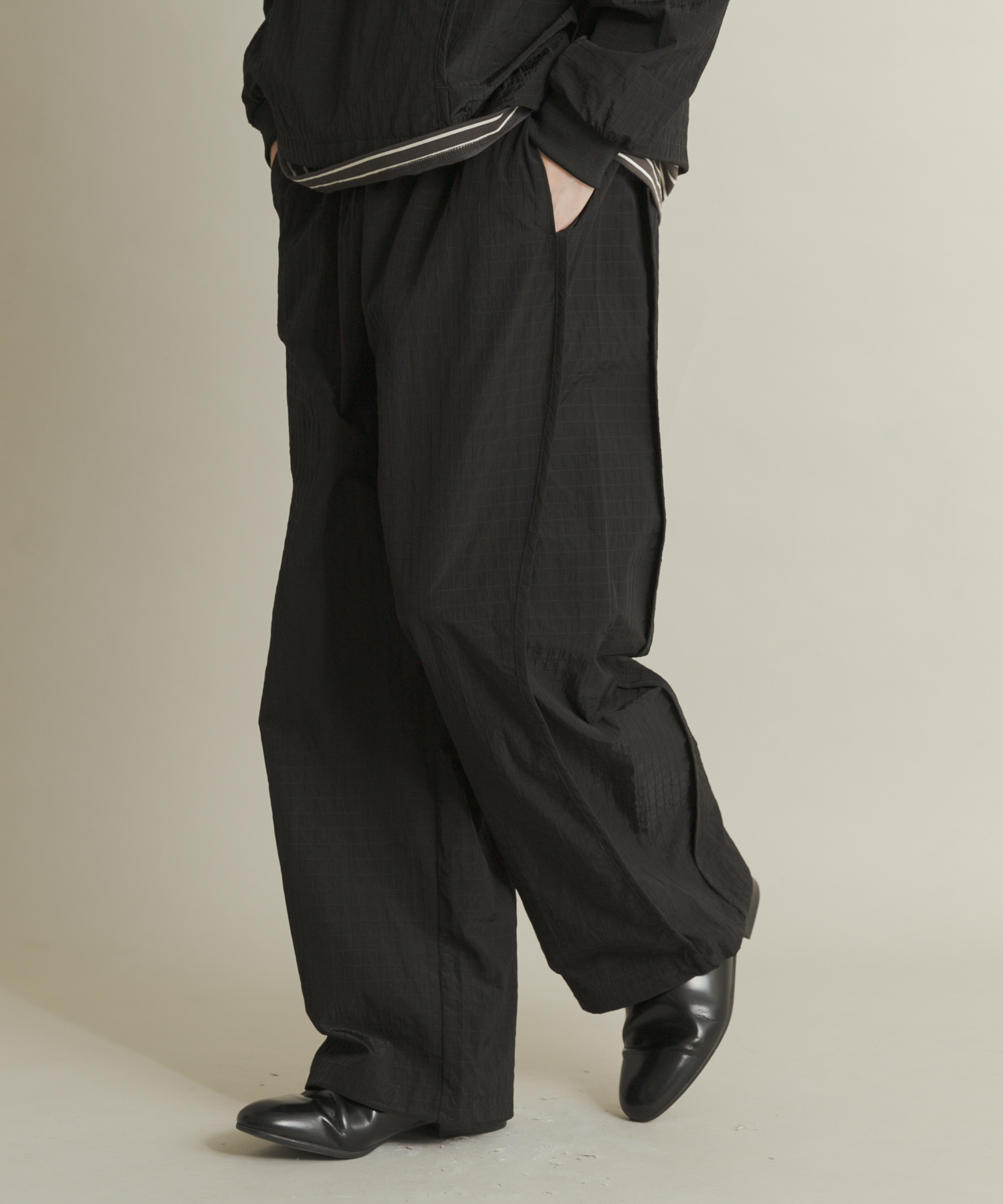 リップストップナイロンワイドスラックス(M BLACK): ボトム｜URBAN