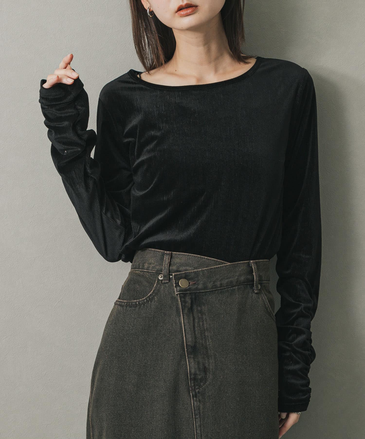 ギャザースリーブベロアTシャツ