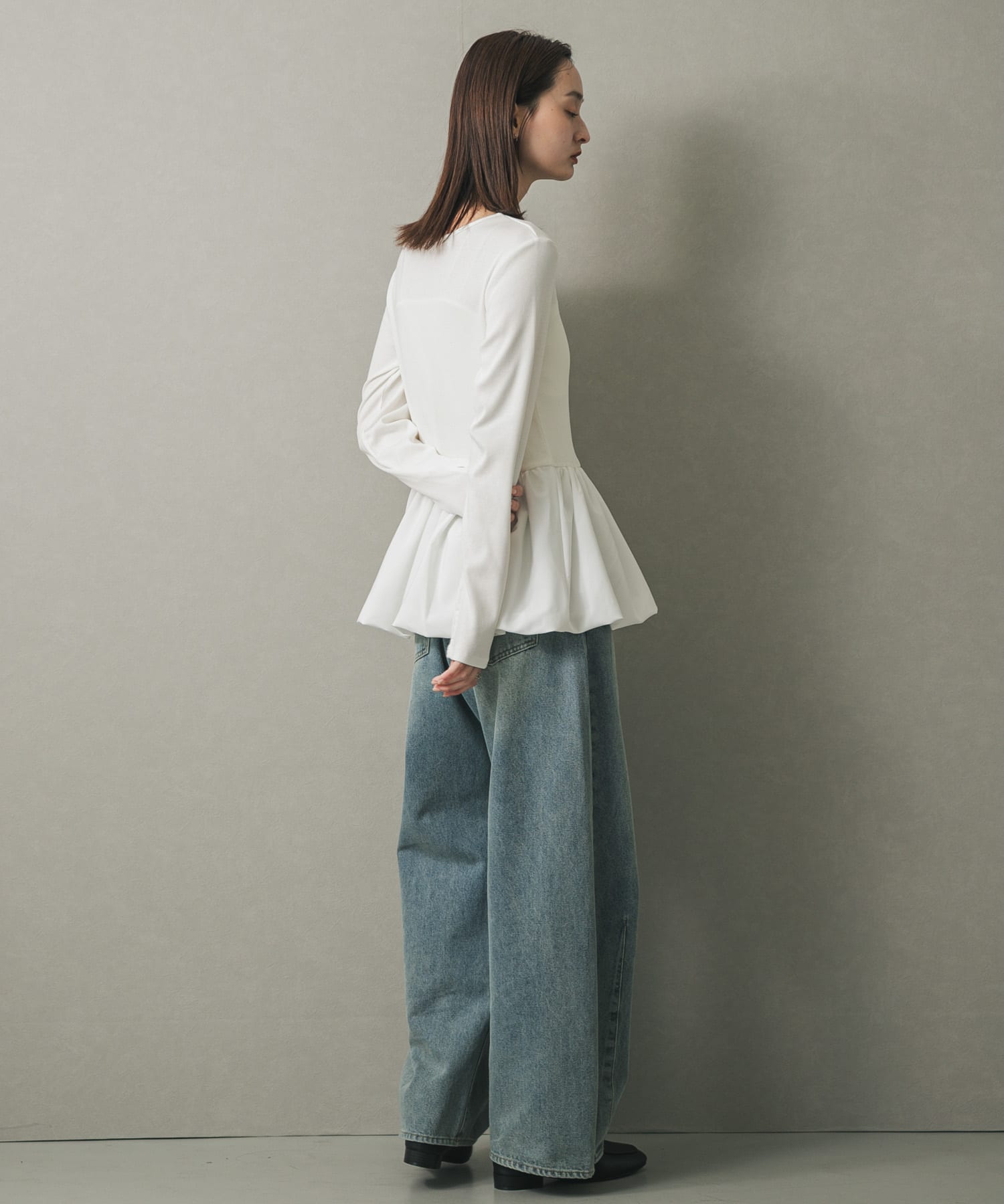 OFF WHITE