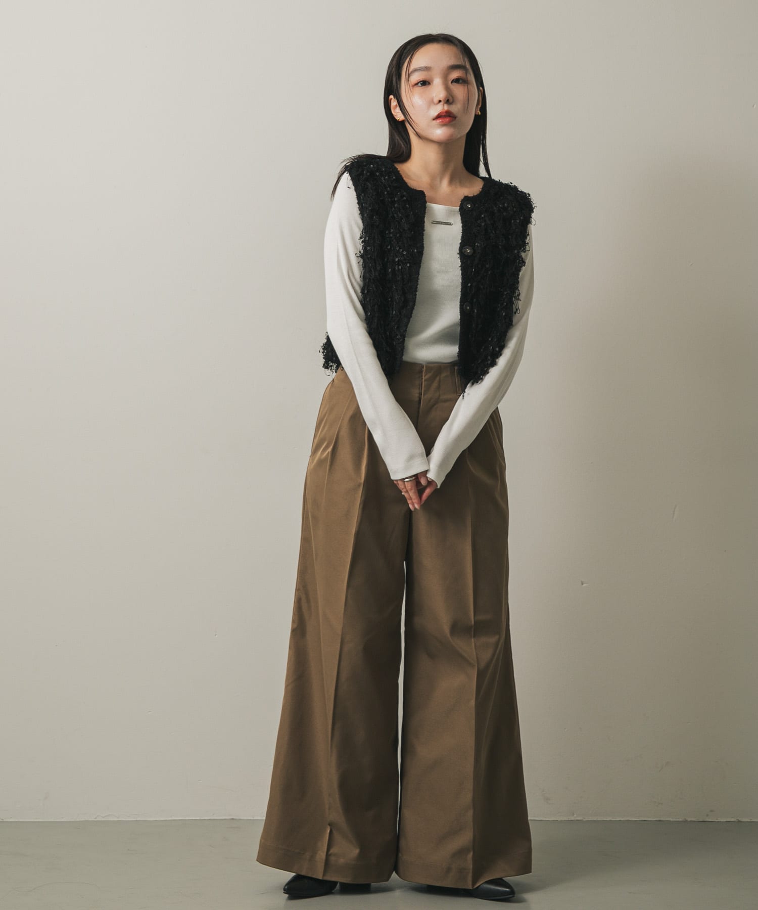 OFF WHITE