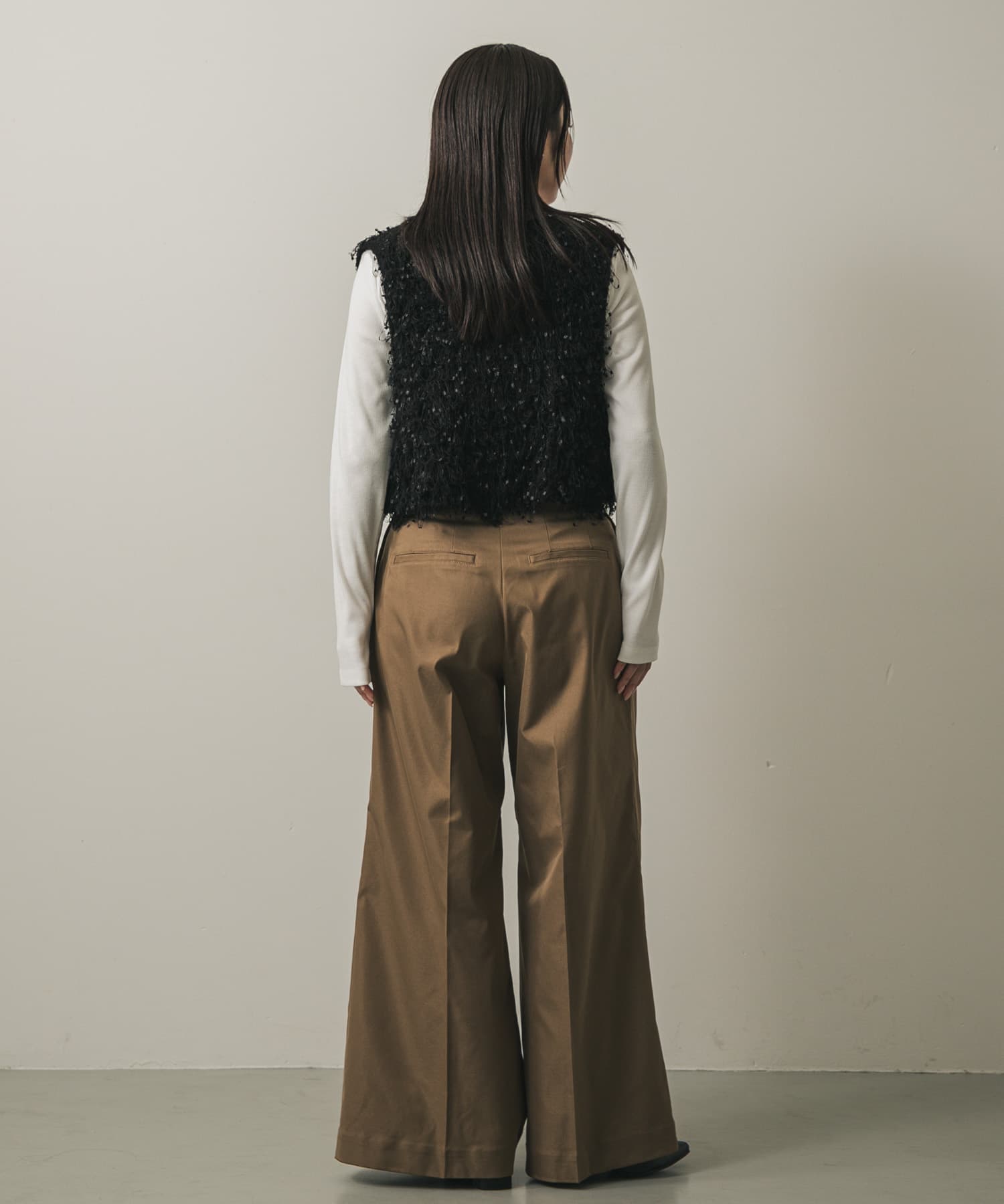 OFF WHITE