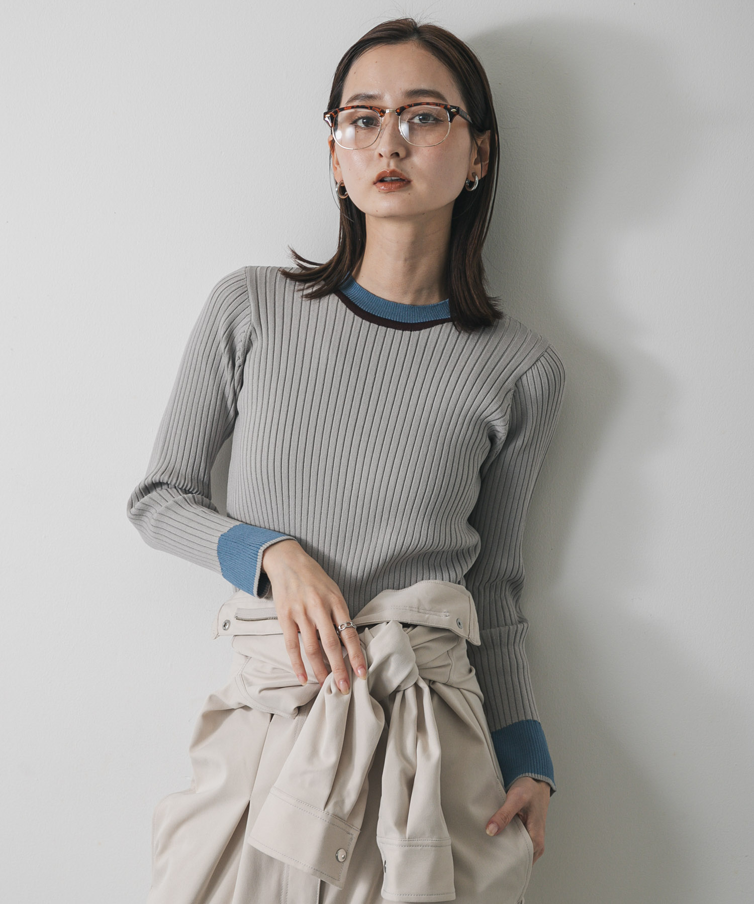 GRAY