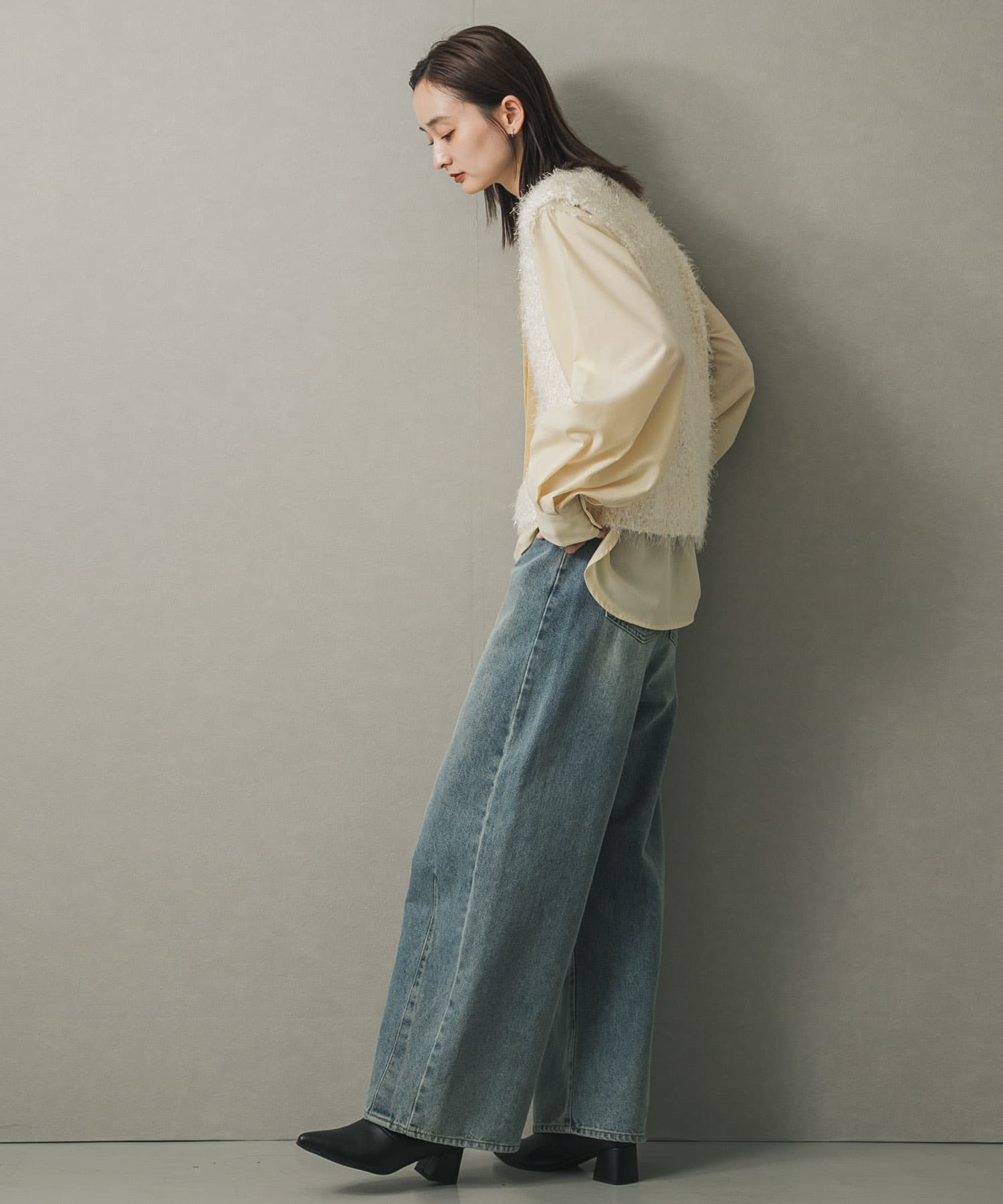 Y.BEIGE