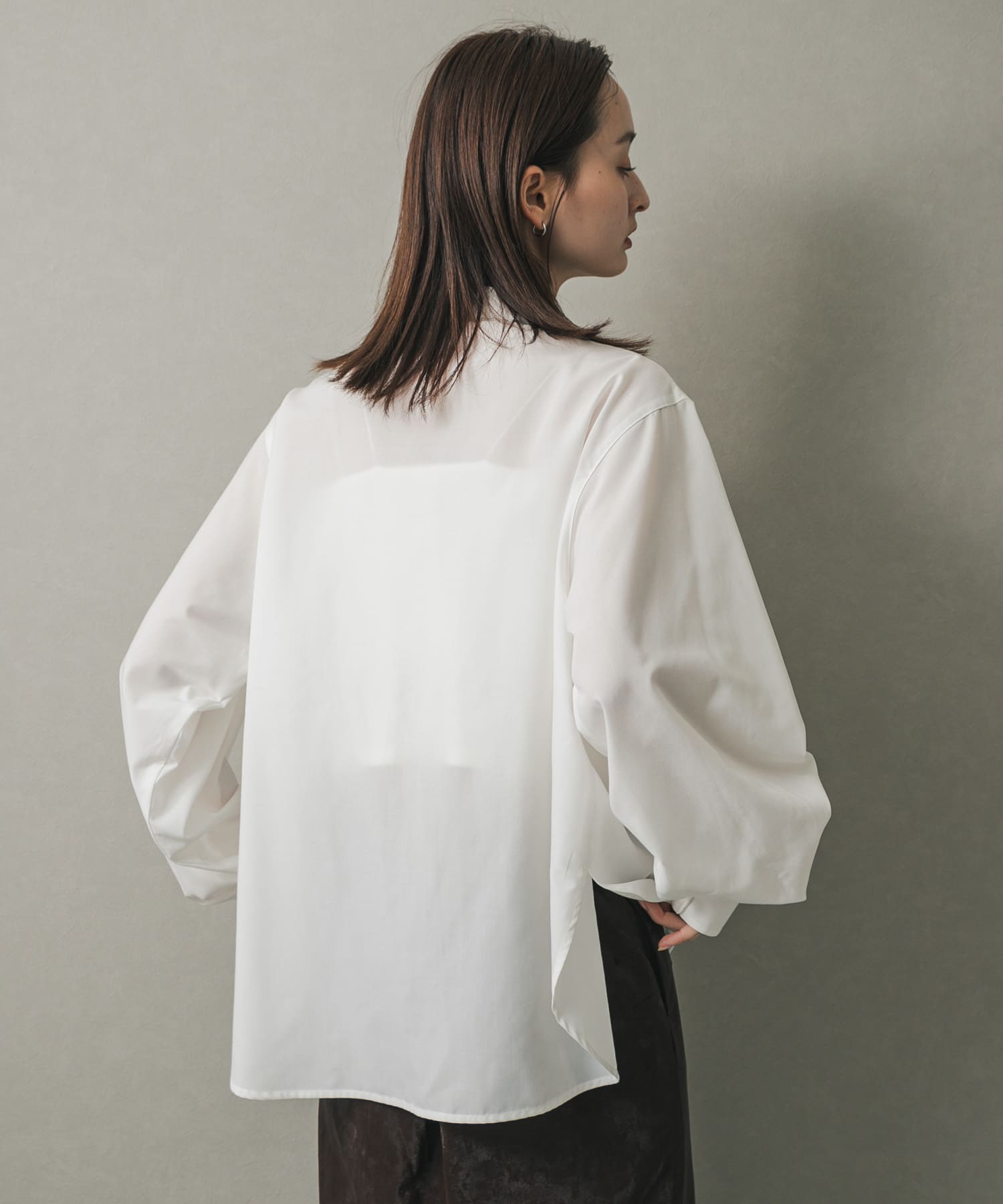 OFF WHITE