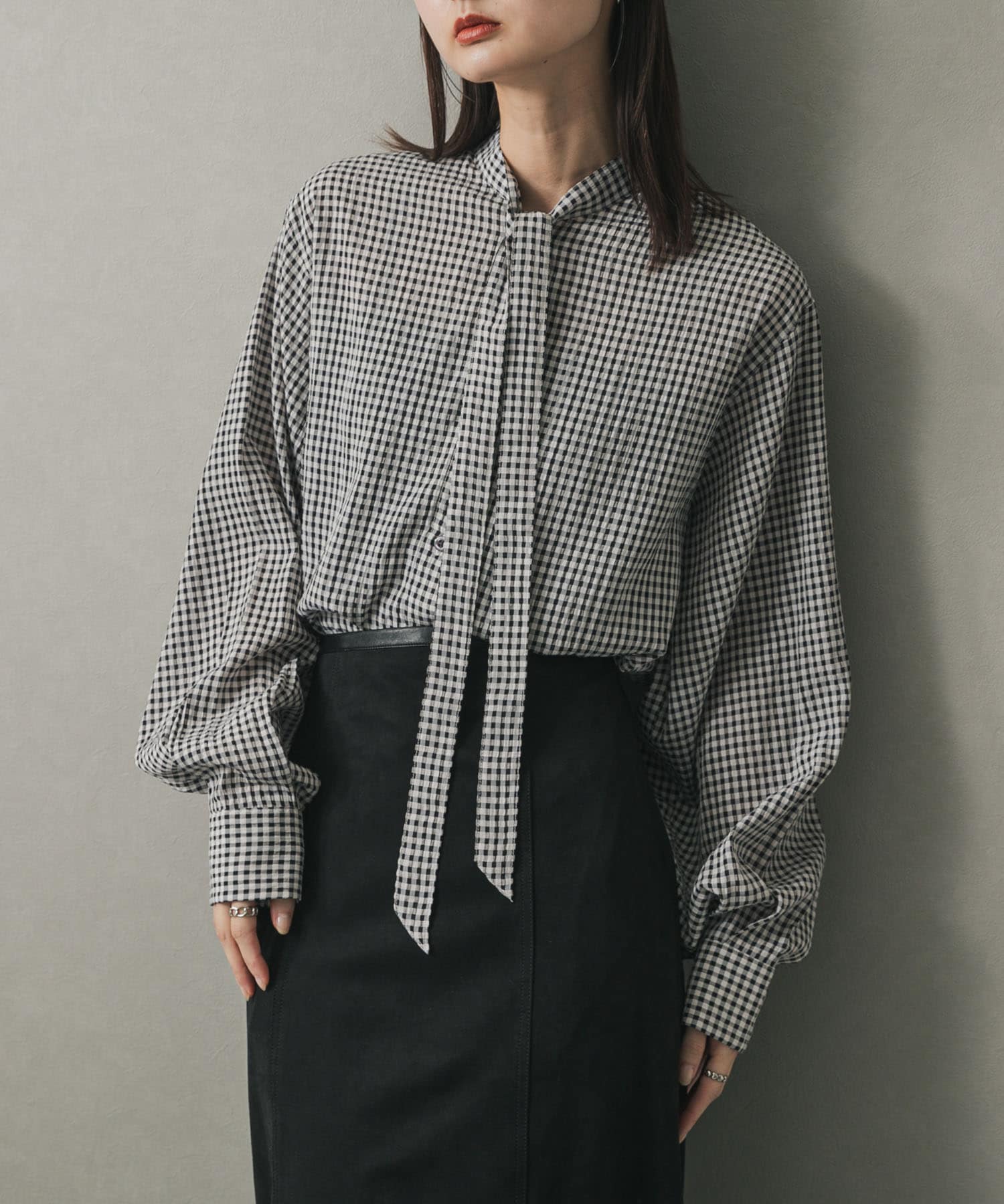 ボウタイブラウス