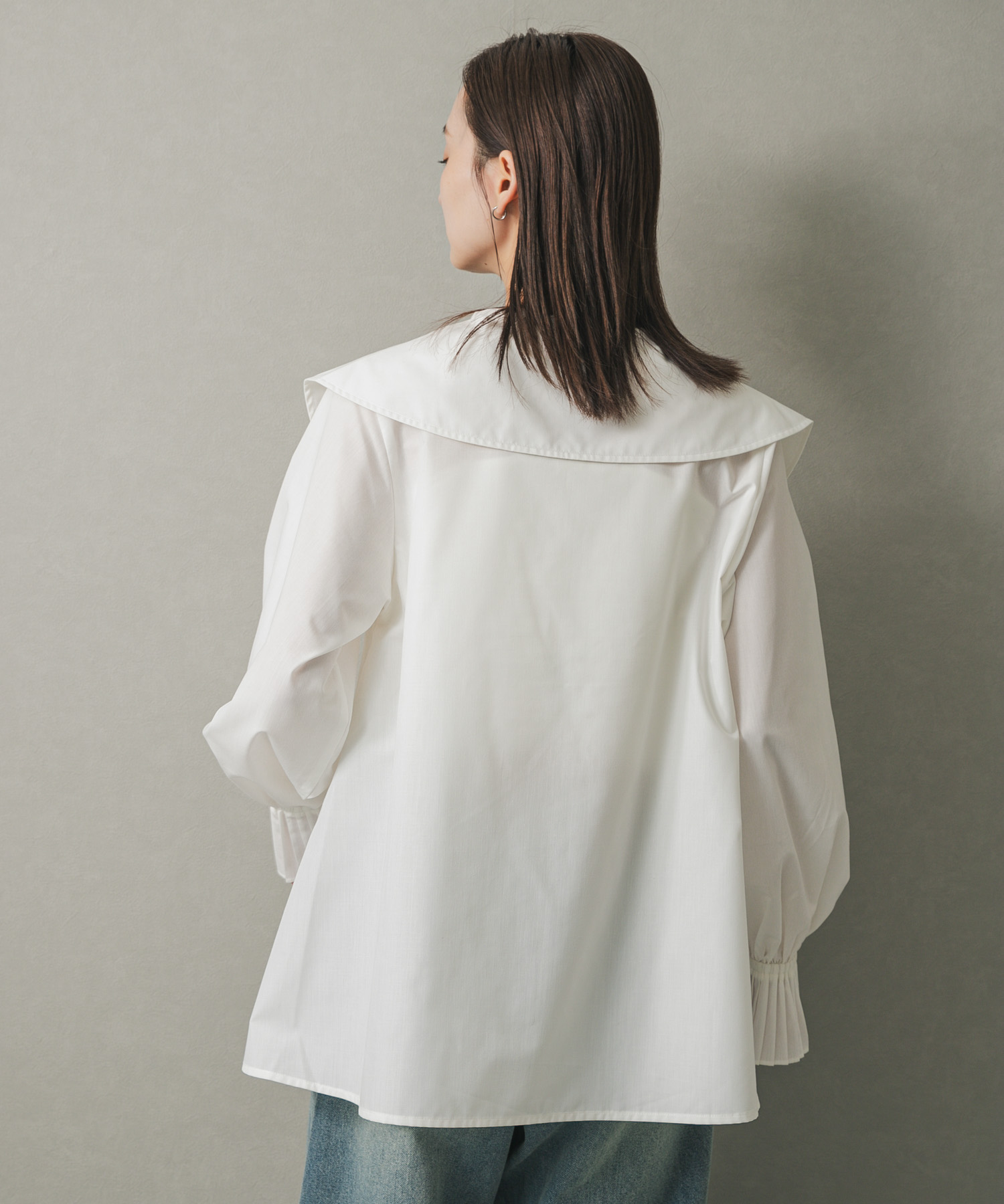 OFF WHITE