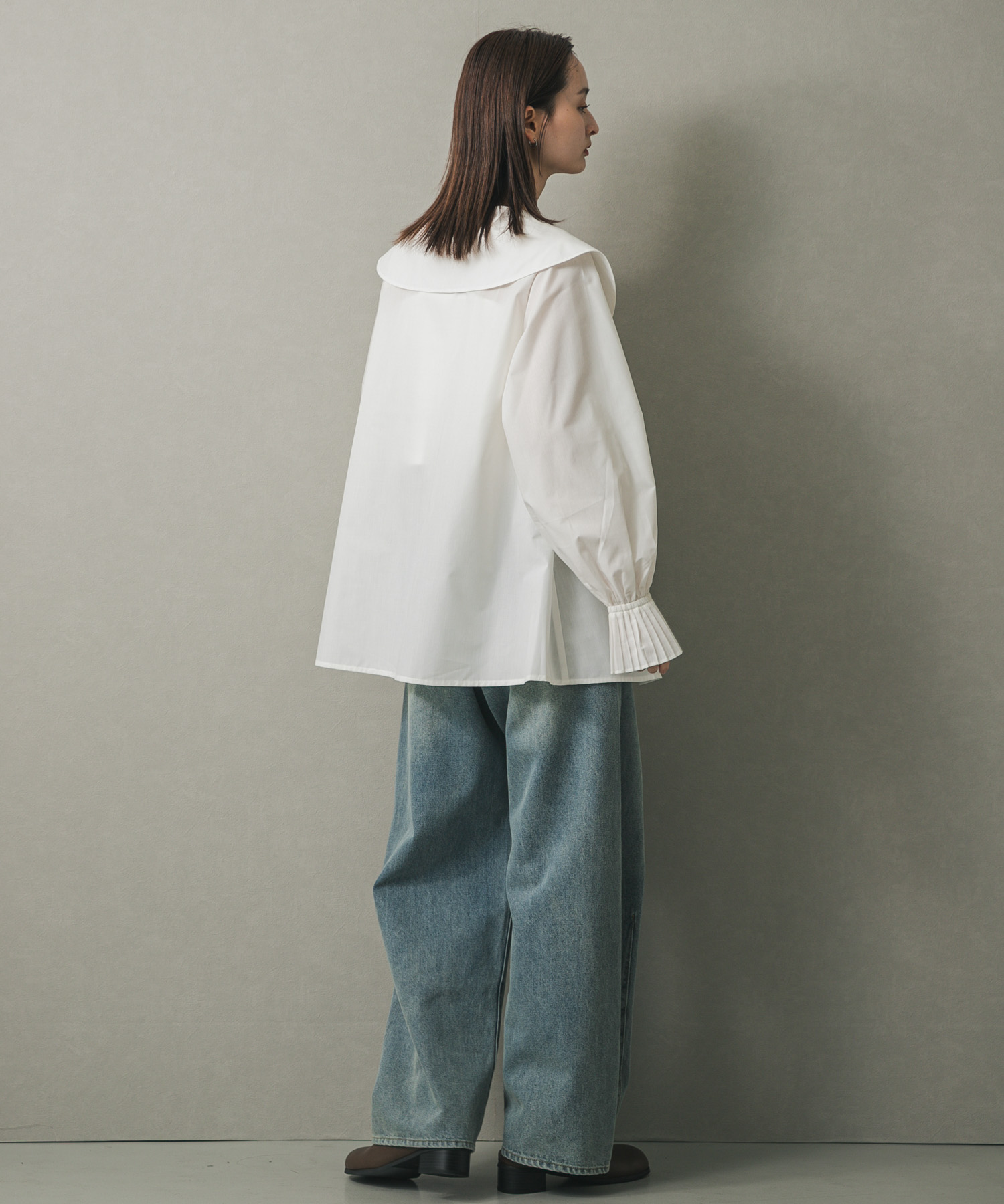OFF WHITE
