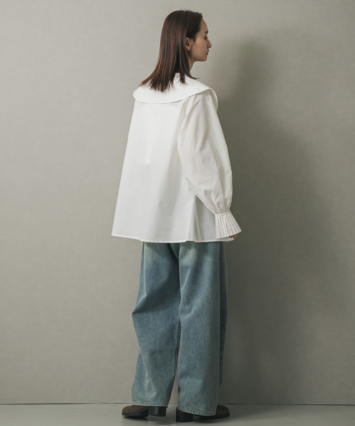 OFF WHITE