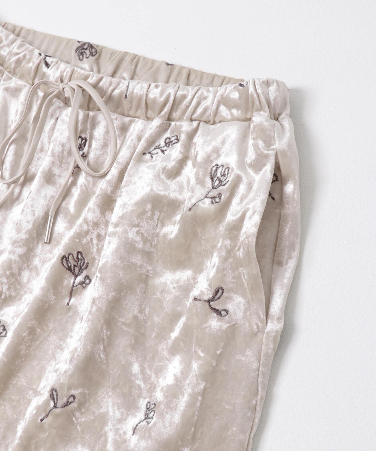 ベロアシシュウパンツ BEIGE one