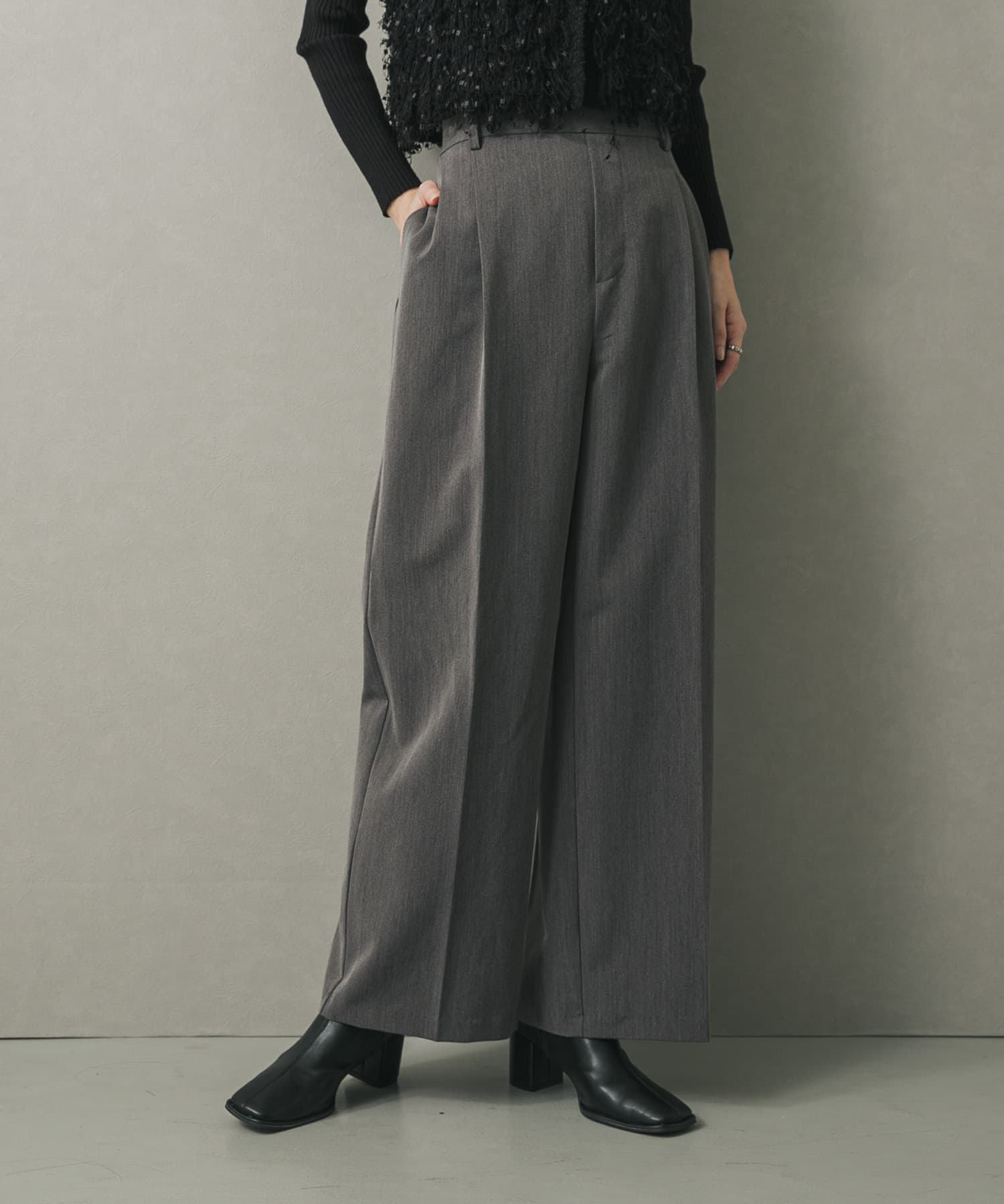 GRAY