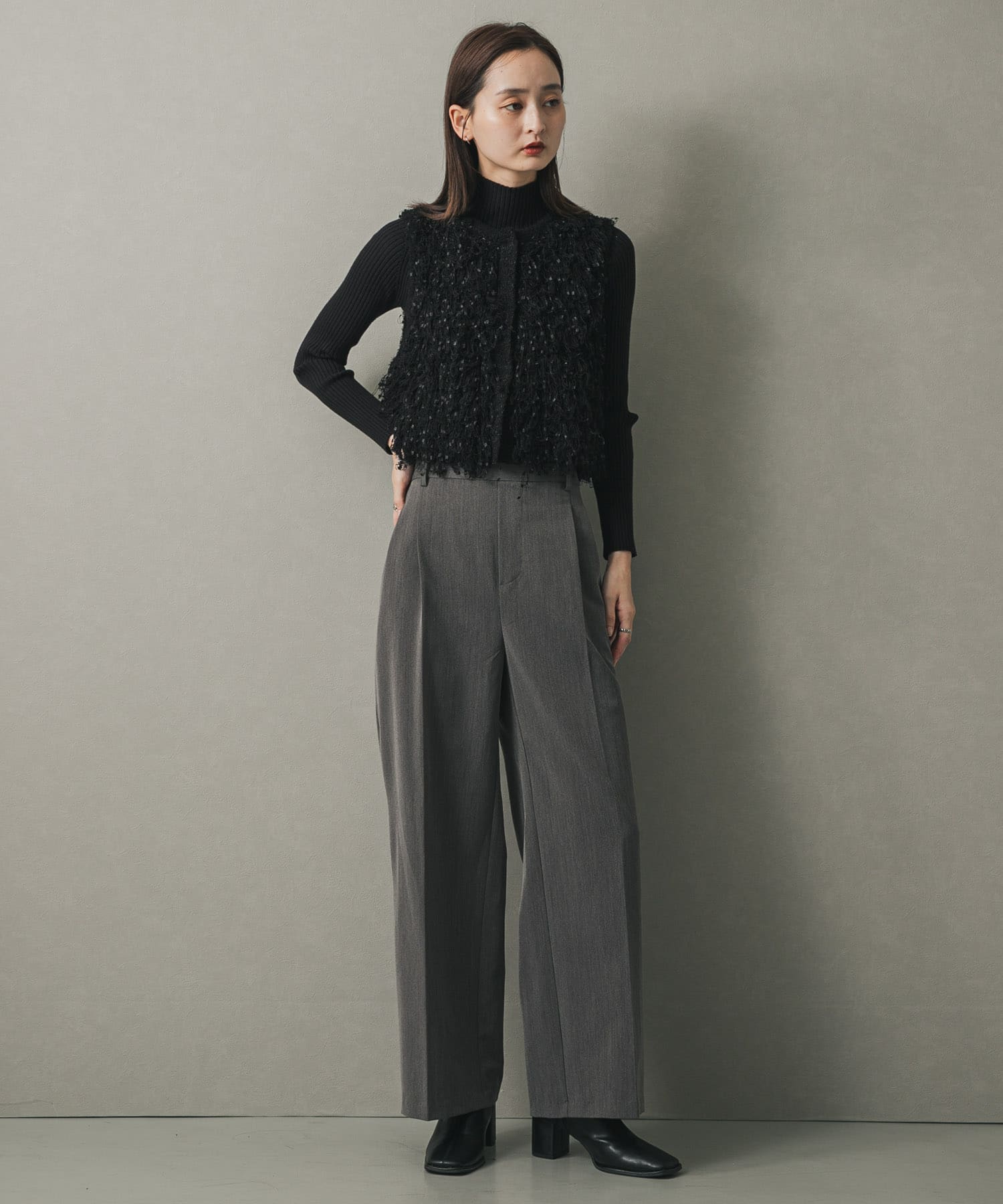GRAY