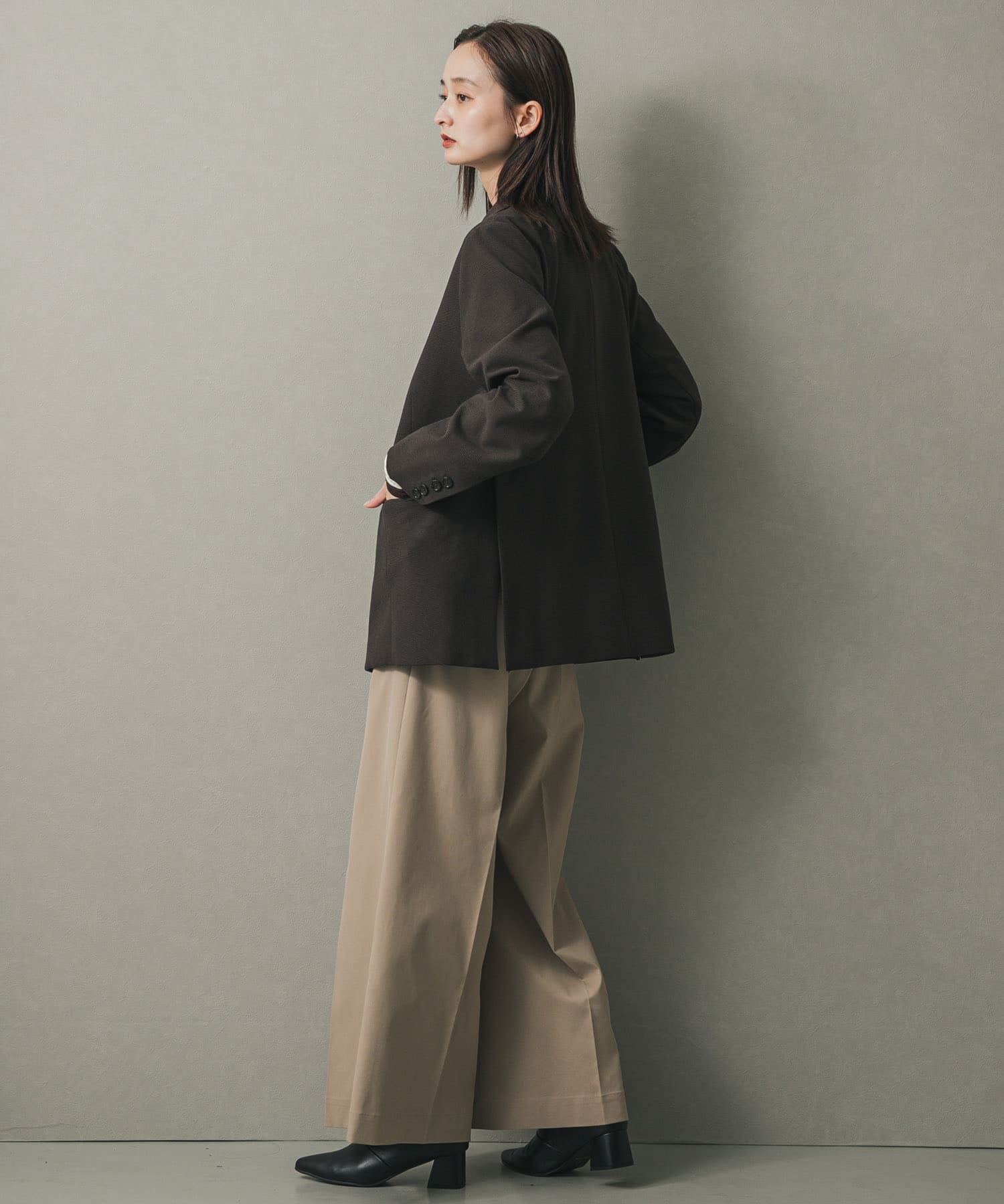 L.BEIGE