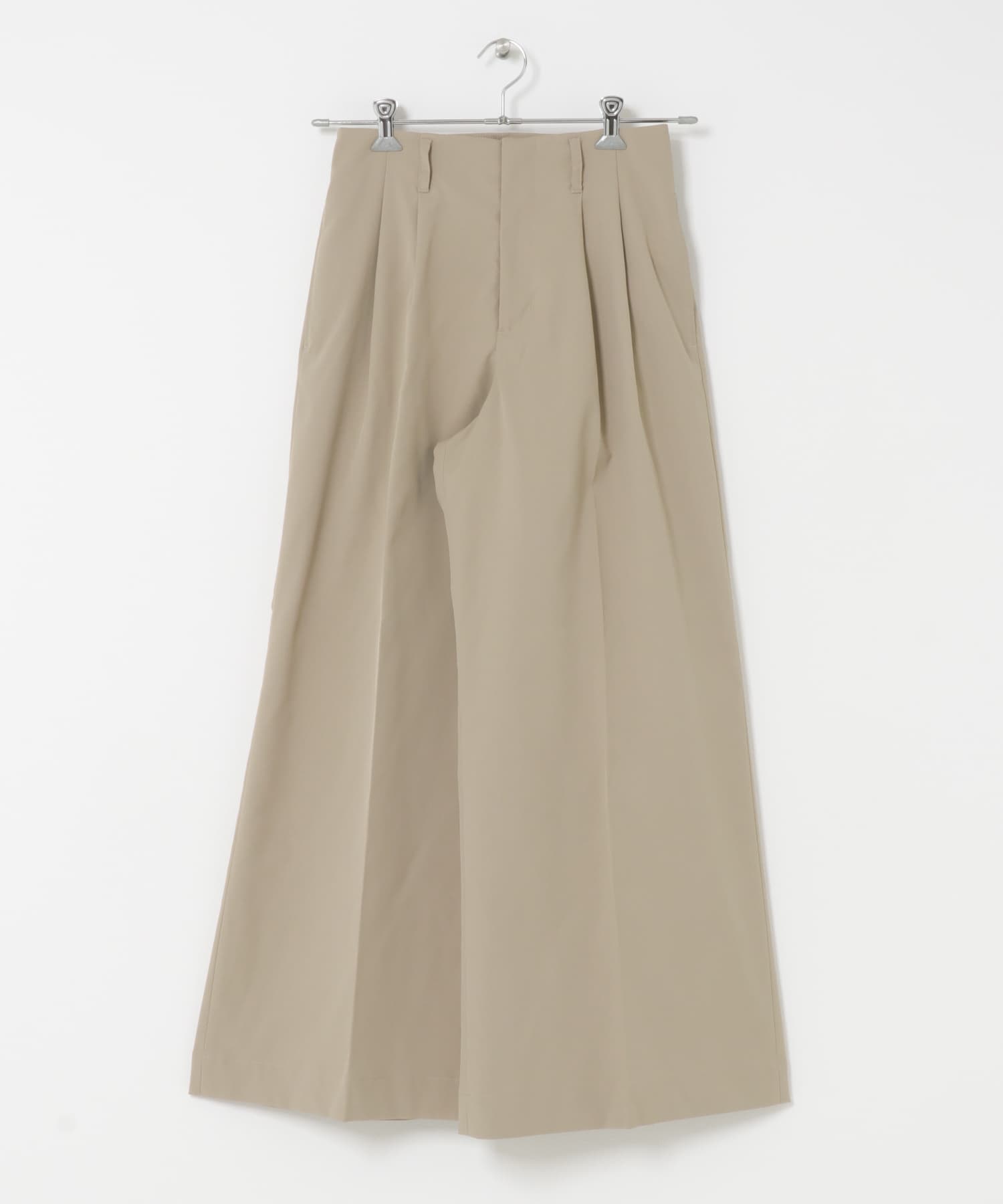 L.BEIGE