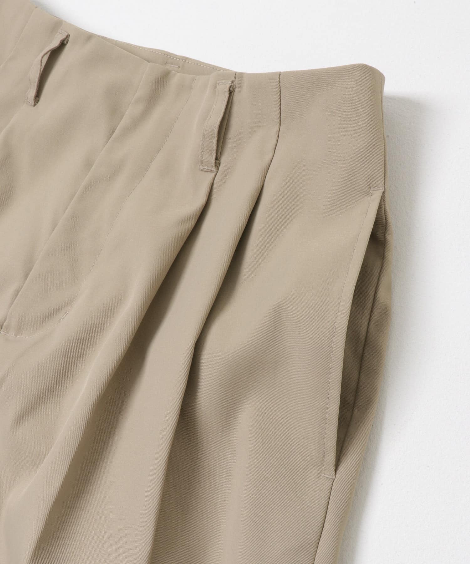 L.BEIGE