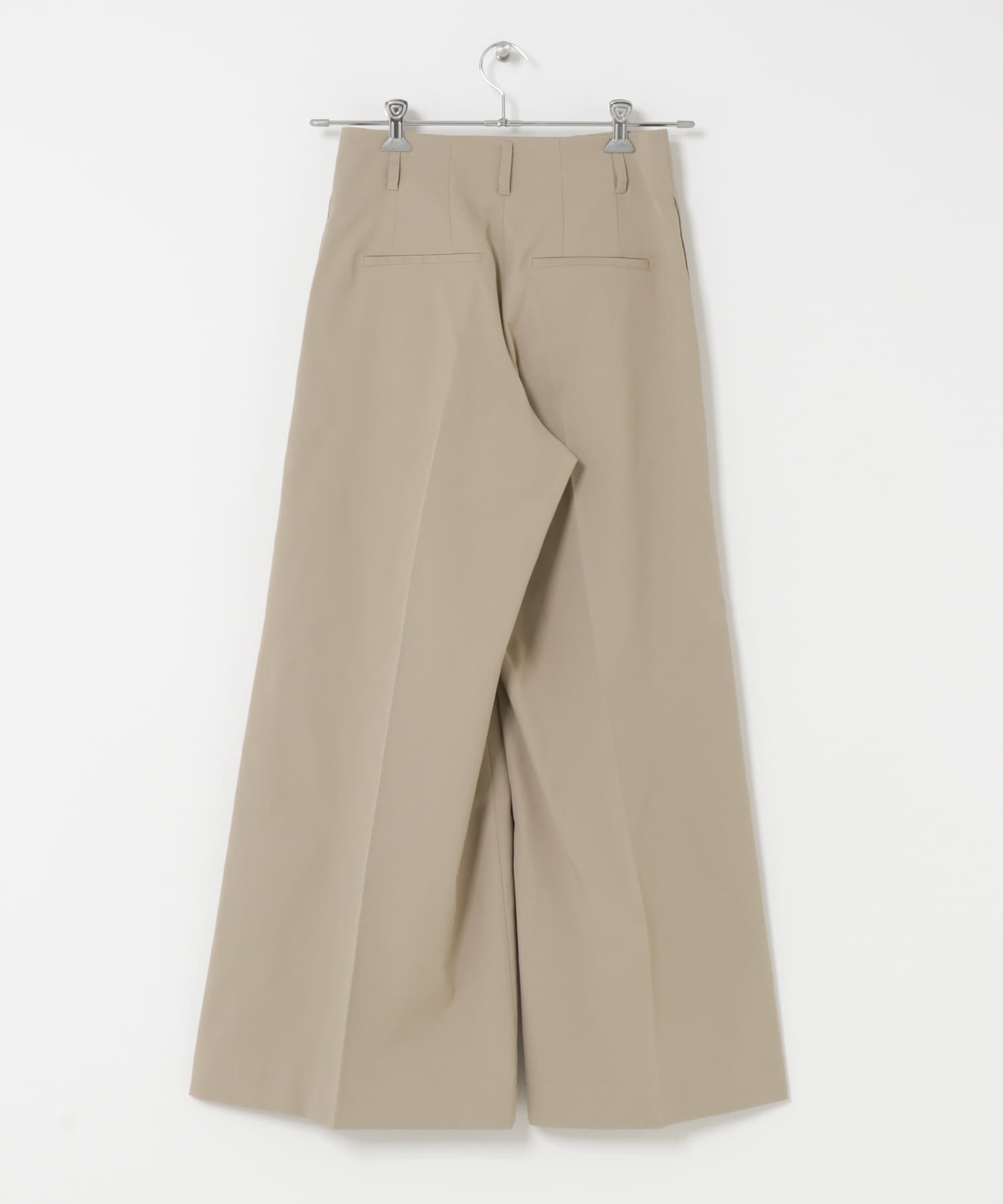 L.BEIGE