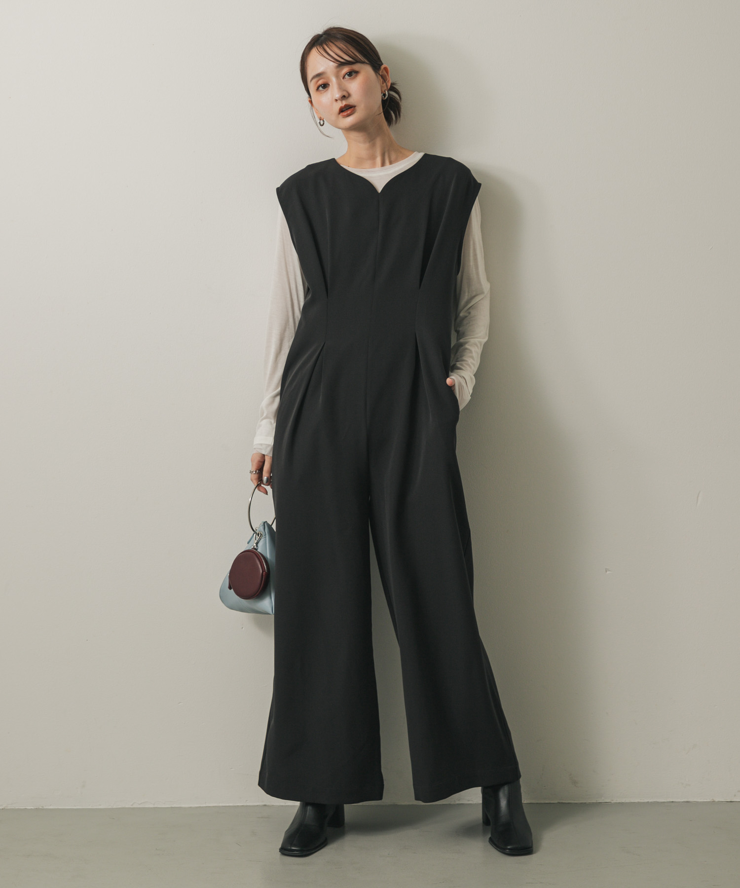 ウエストタックハートネックロンパース