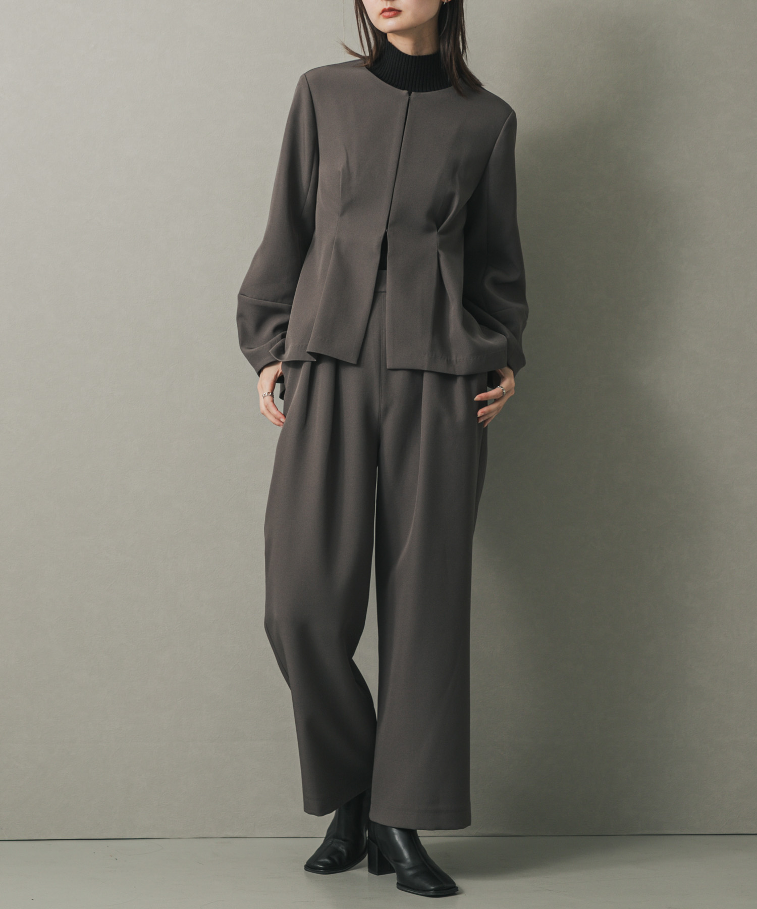GRAY