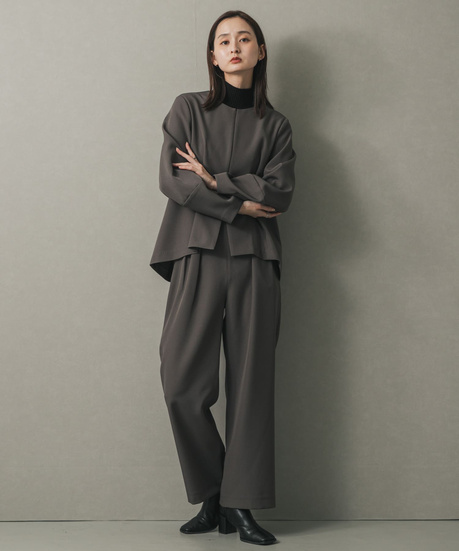 GRAY